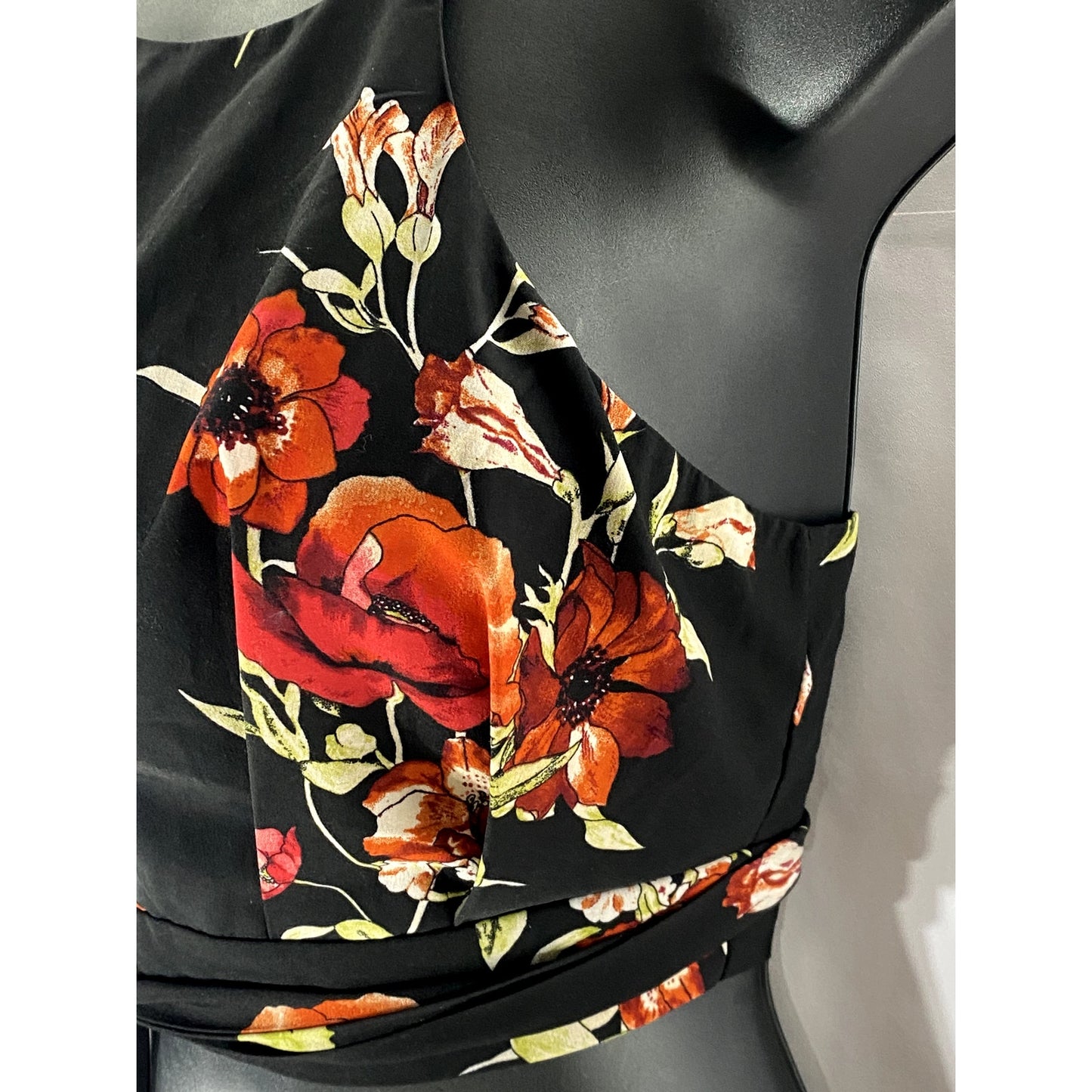 SOPRANO Women’s Black Floral Halter Cross-Back Crop Top SZ XS