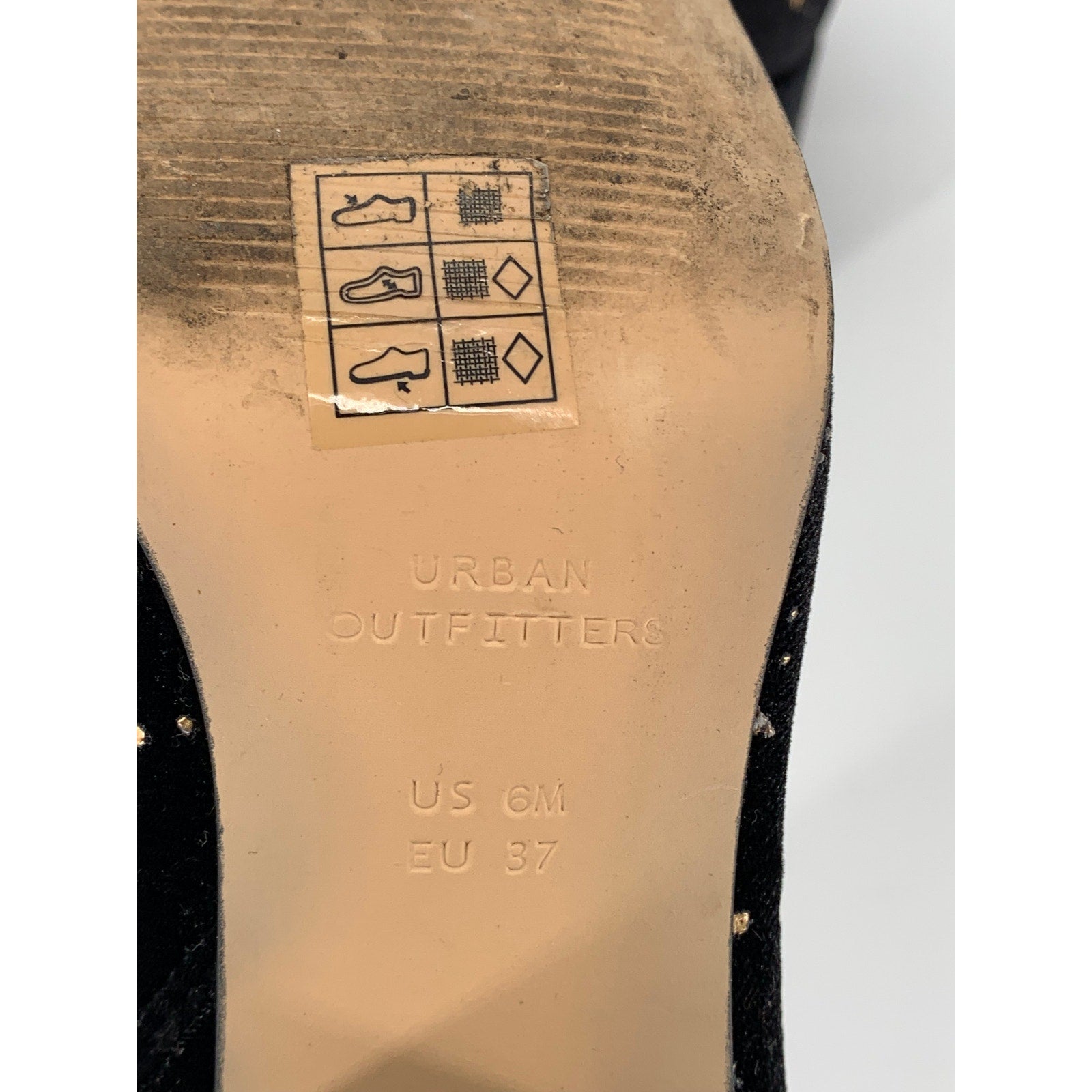 URBAN OUTFITTERS Women's Black-Gold Star Galaxy Faux Suede Ankle Booties SZ 6