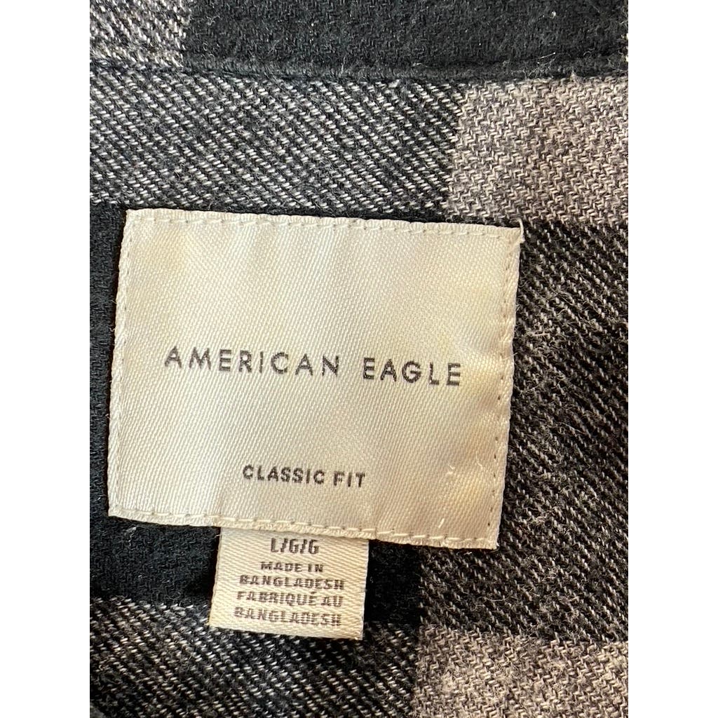 AMERICAN EAGLE OUTFITTERS Men's Grey/Black Plaid Classic-Fit Button-Up Shirt SZL
