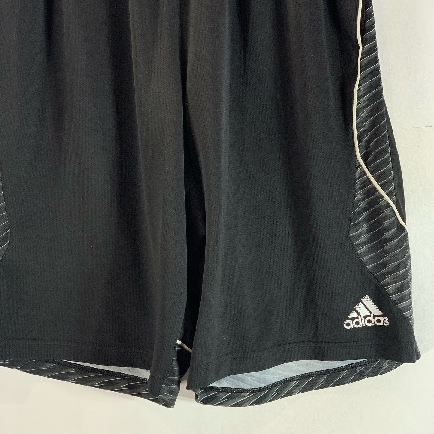 ADIDAS Men's Black Edge Shookwave Elastic Waist Pull-On Basketball Shorts SZ M