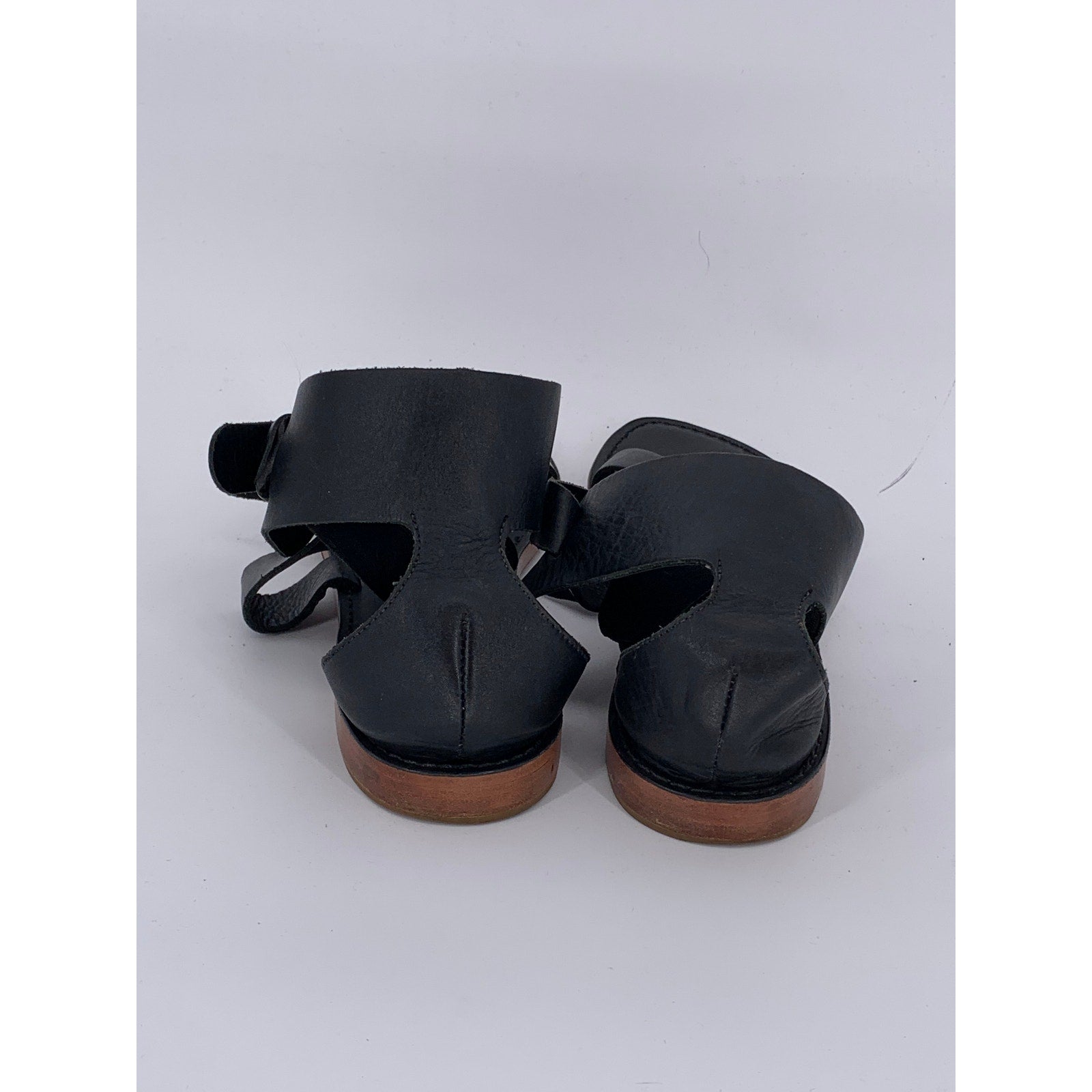 POUR & VICTOIRE Women's Black Leather Round Open-Toe Strappy Sandals SZ 7