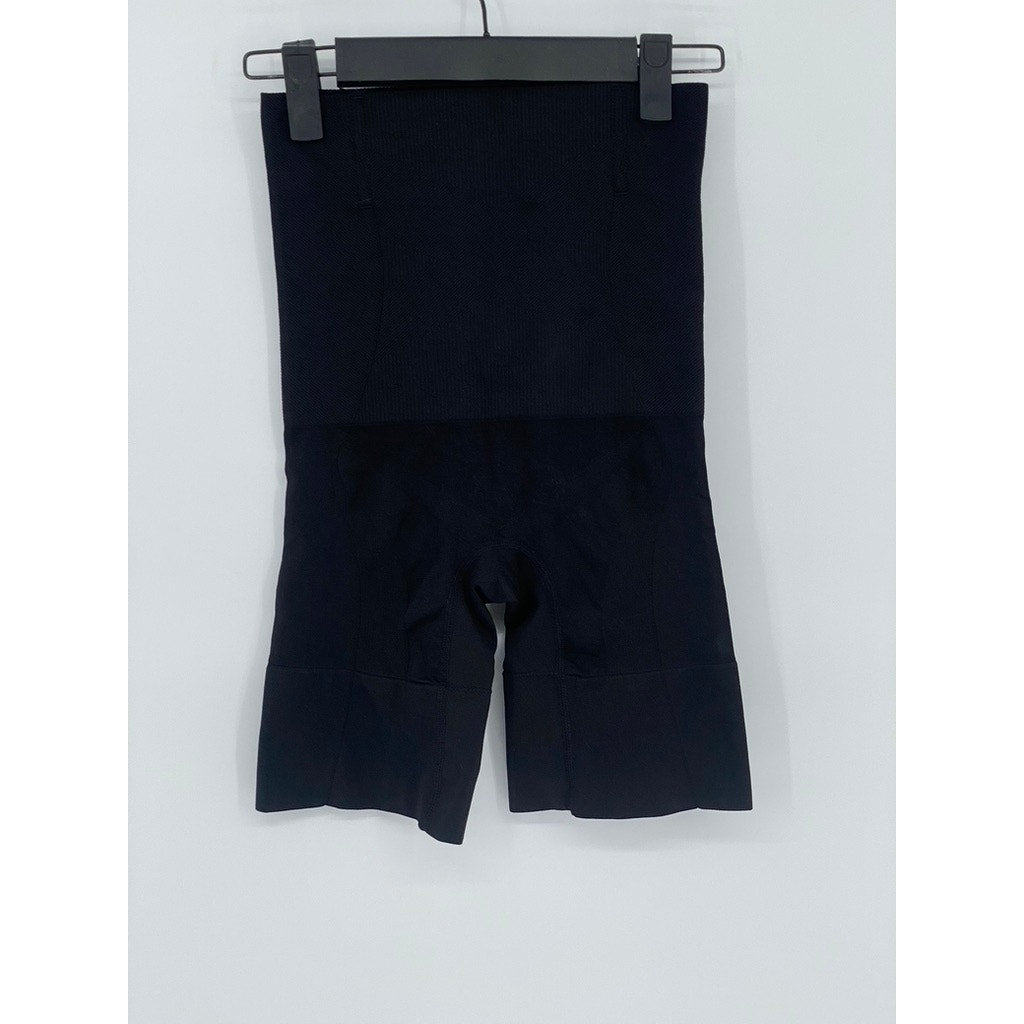 CURVE Women's Black Seamless Pull-On High-Rise Compression Shorts SZ L