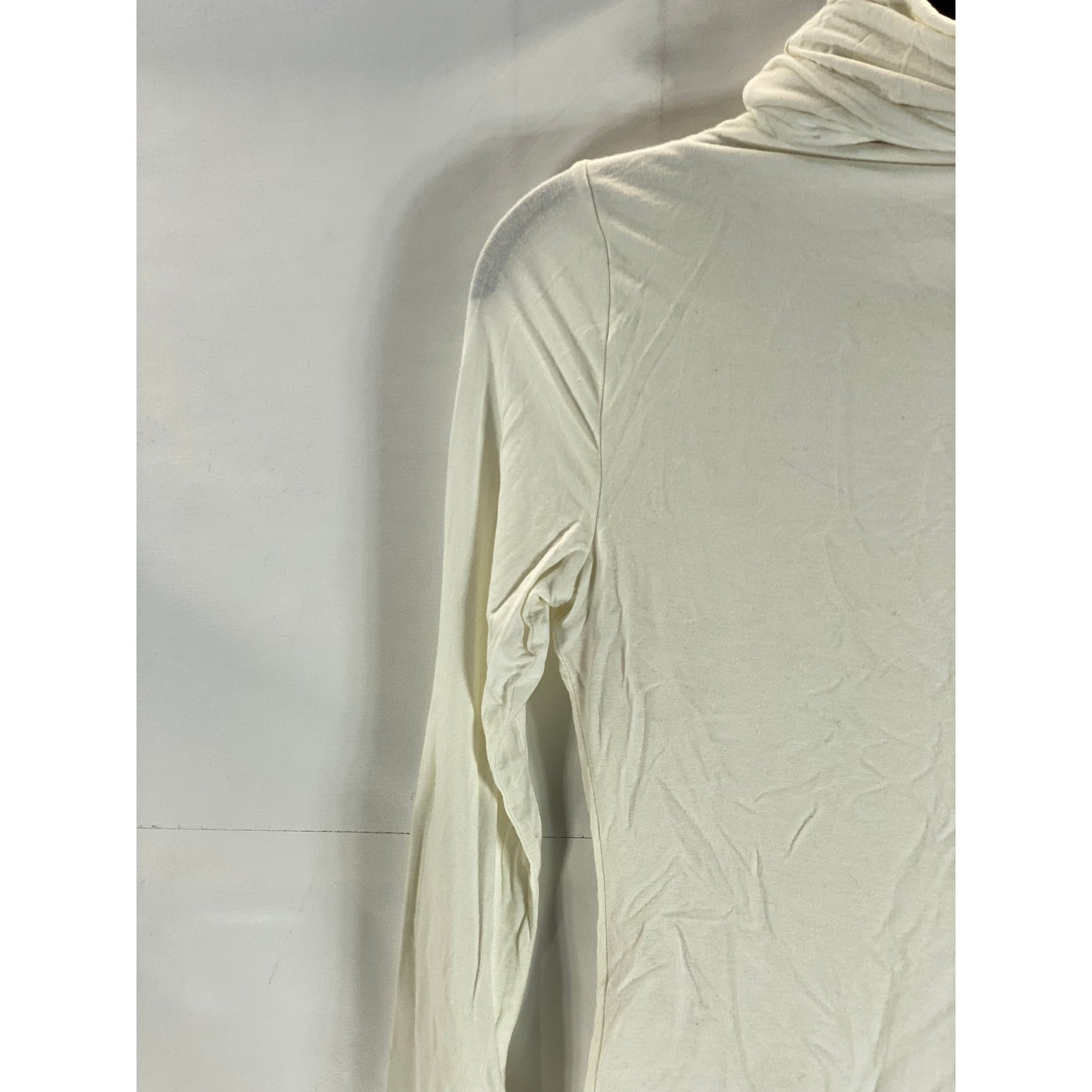 FINAL TOUCH Women's Beige Solid Long Sleeve Pullover Turtleneck Top SZ S