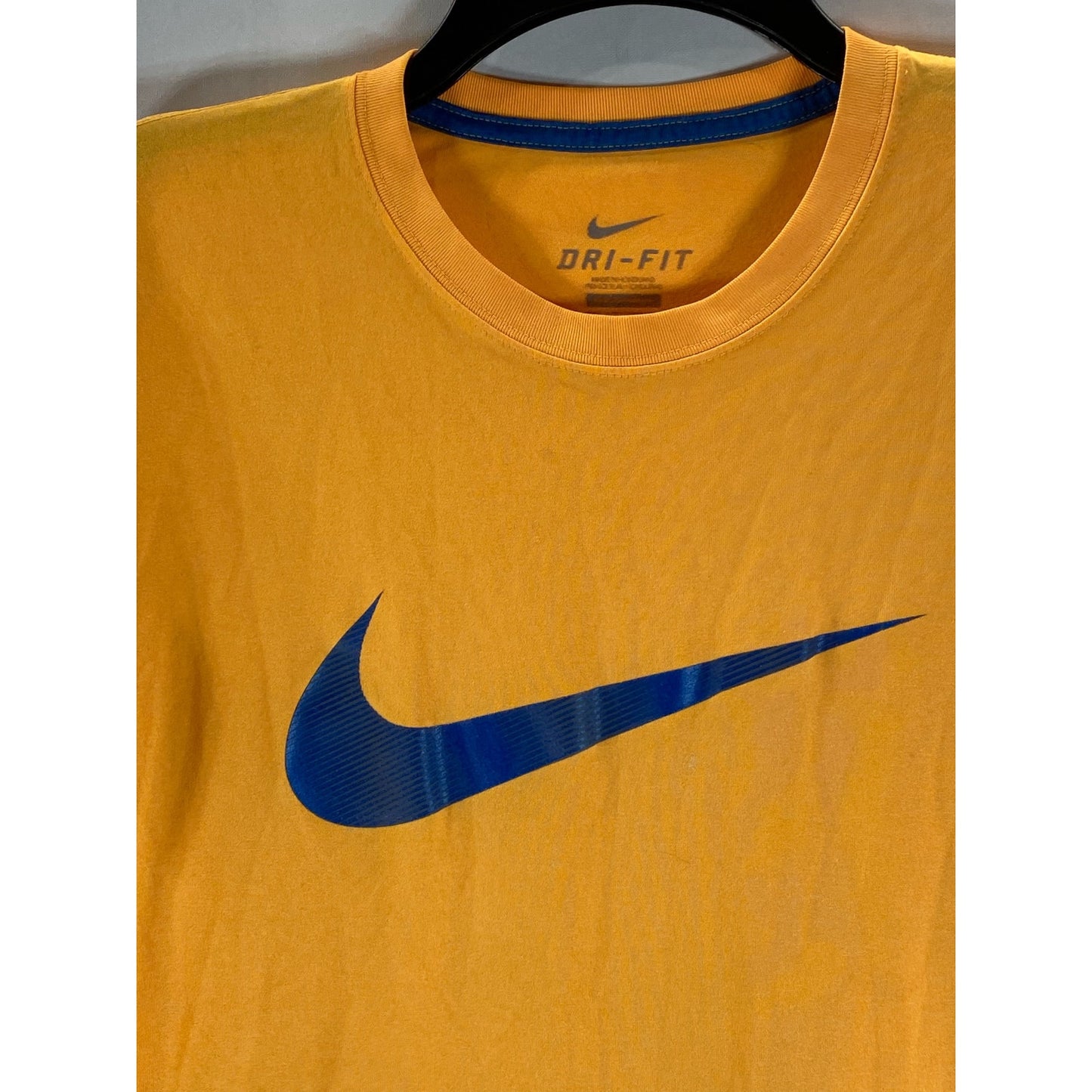NIKE Men’s Yellow/Navy Dri-Fit Crewneck Short Sleeve Large Swoosh T-Shirt SZ M