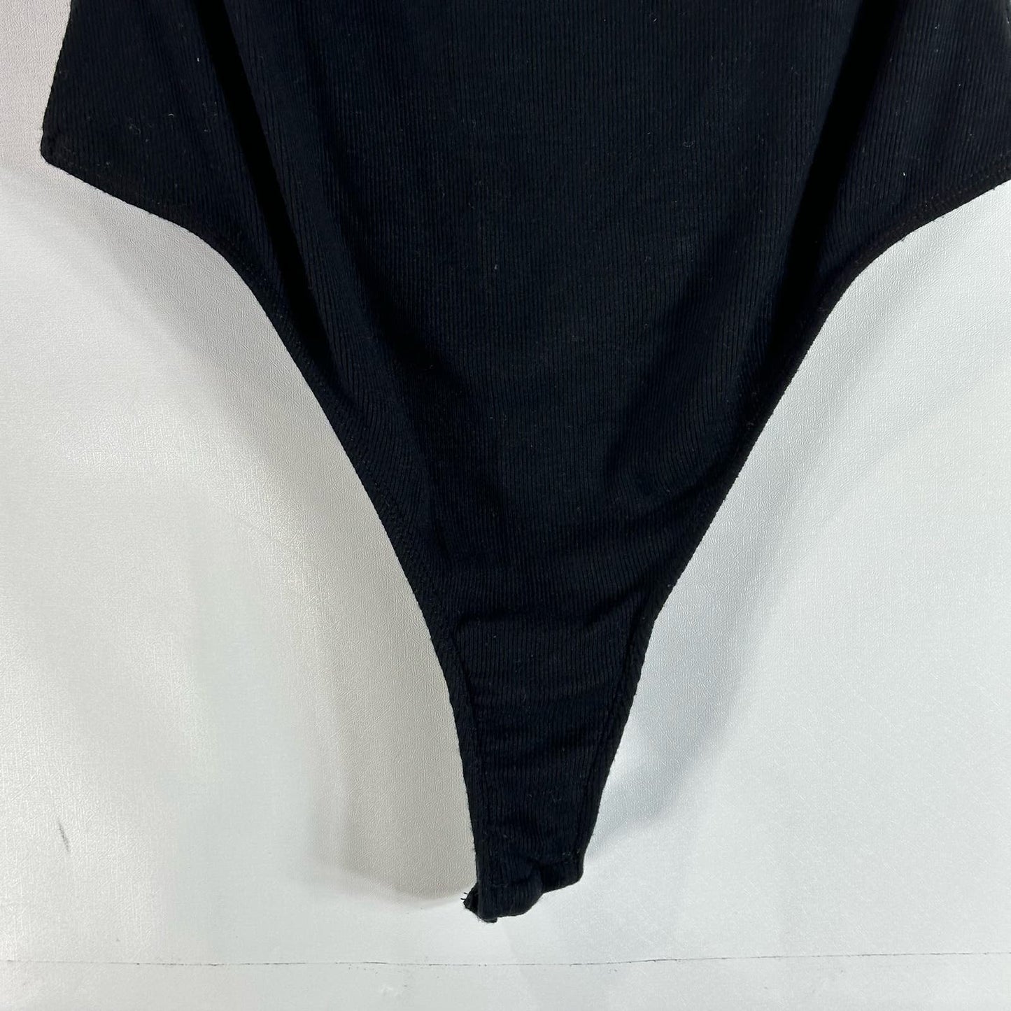 THE RANGE Women's Black Dynamic Rib Tilted Thong Bodysuit SZ M