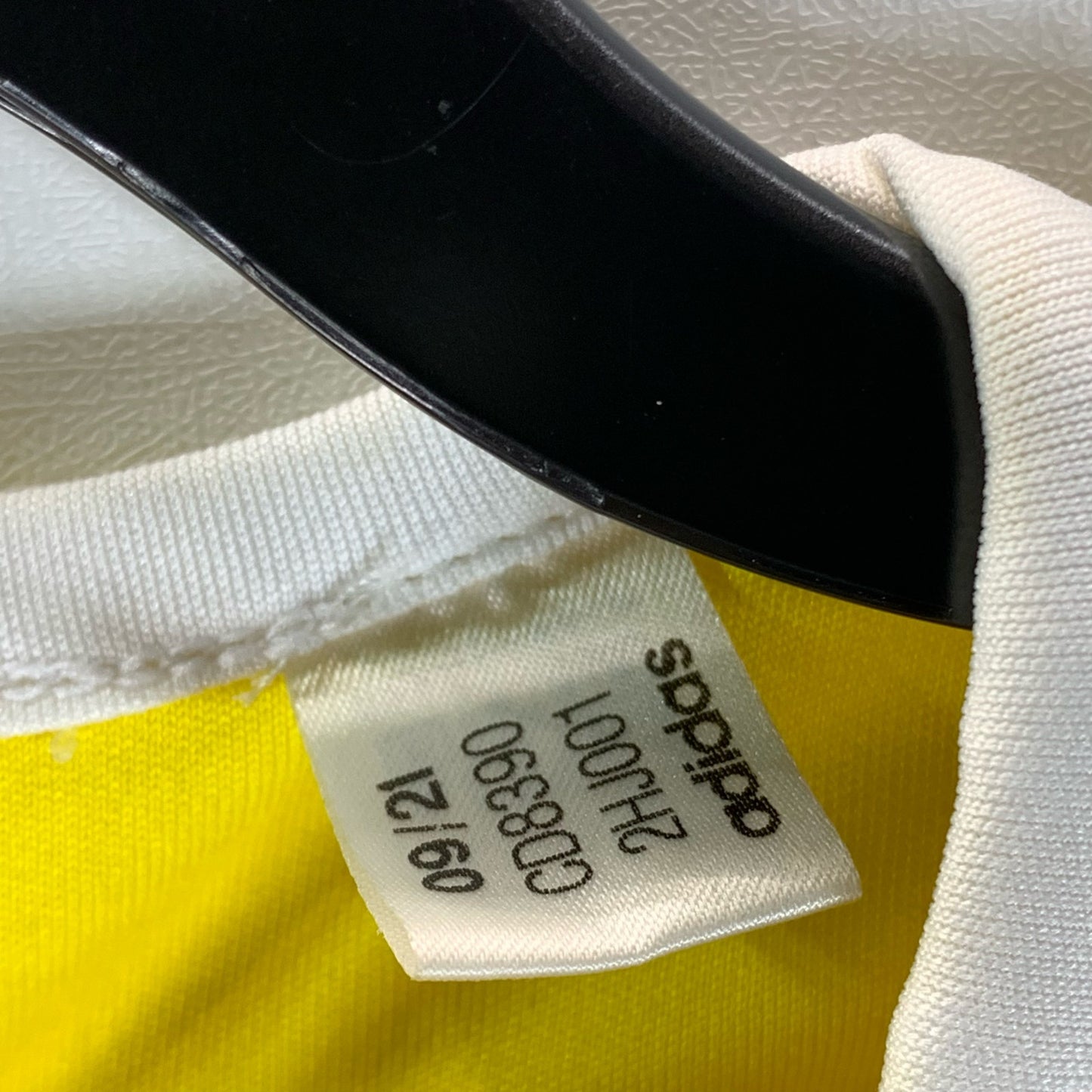ADIDAS Men's Yellow 3-Stripe Aeroready Crewneck Entrada 18 Soccer Jersey SZ S