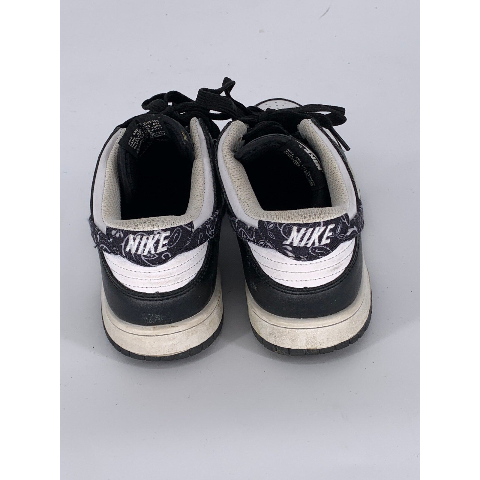 NIKE Women's Black-White Paisley Low Top Dunk Lace-Up Sneakers SZ 8