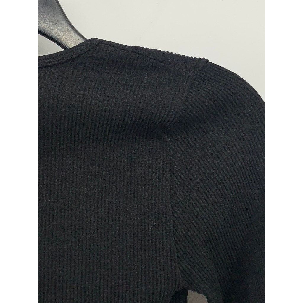 OUT FROM UNDER Women's Black Ribbed Henley Long Sleeve Cropped Casual Top SZ M