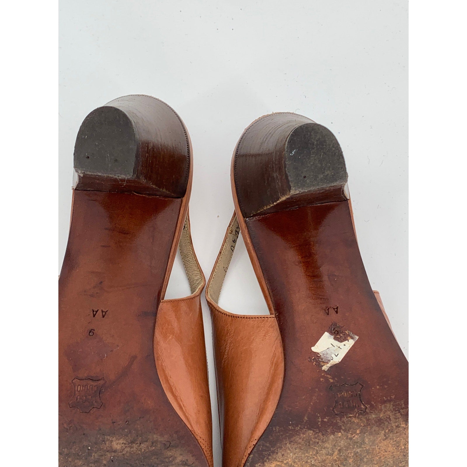 BRUNO MAGLI Women's Vintage Brown Leather AA Peep-Toe Slingback Pumps SZ 9