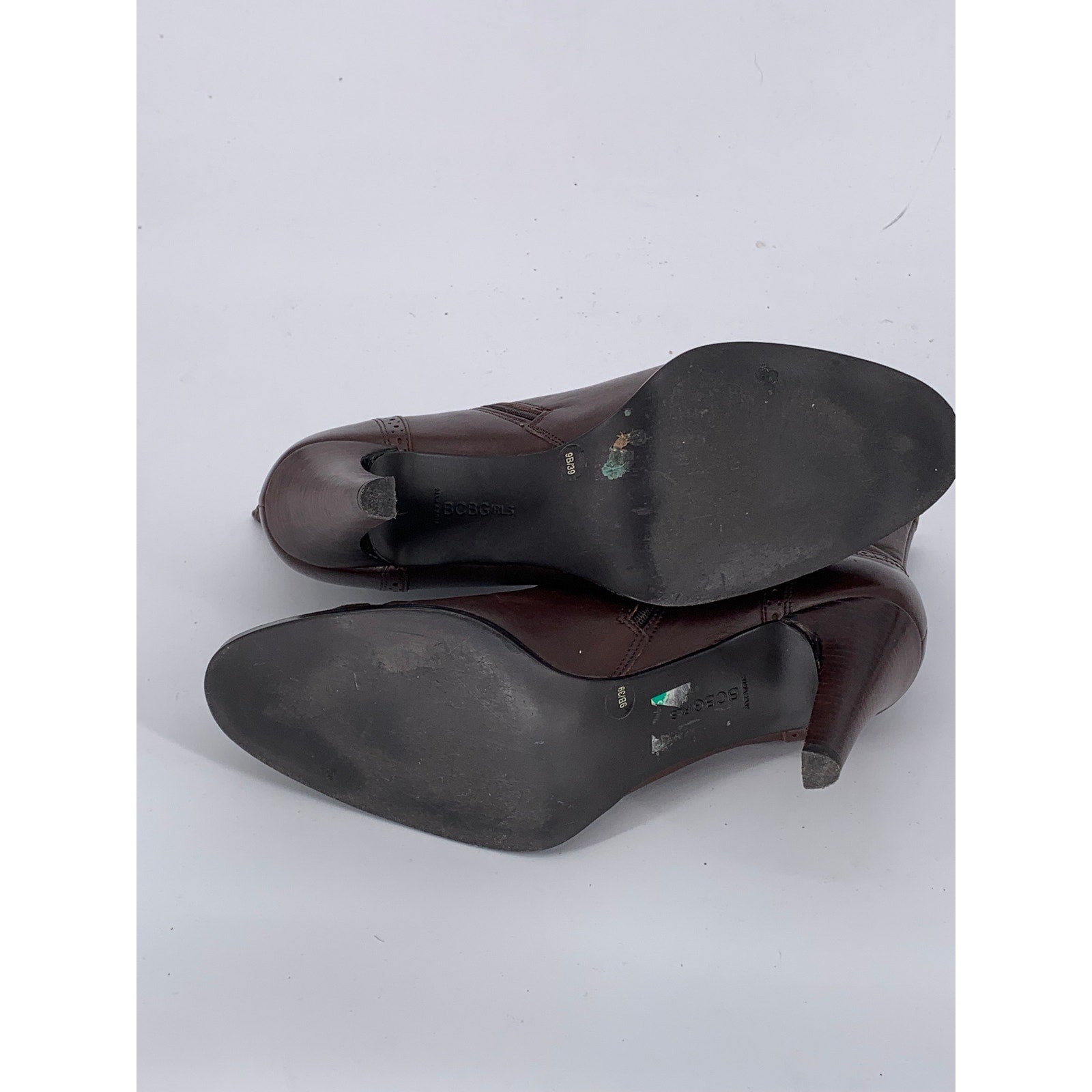 BCBGIRLS Women's Brown Leather Round-Toe Stiletto Ankle Boots SZ 9B