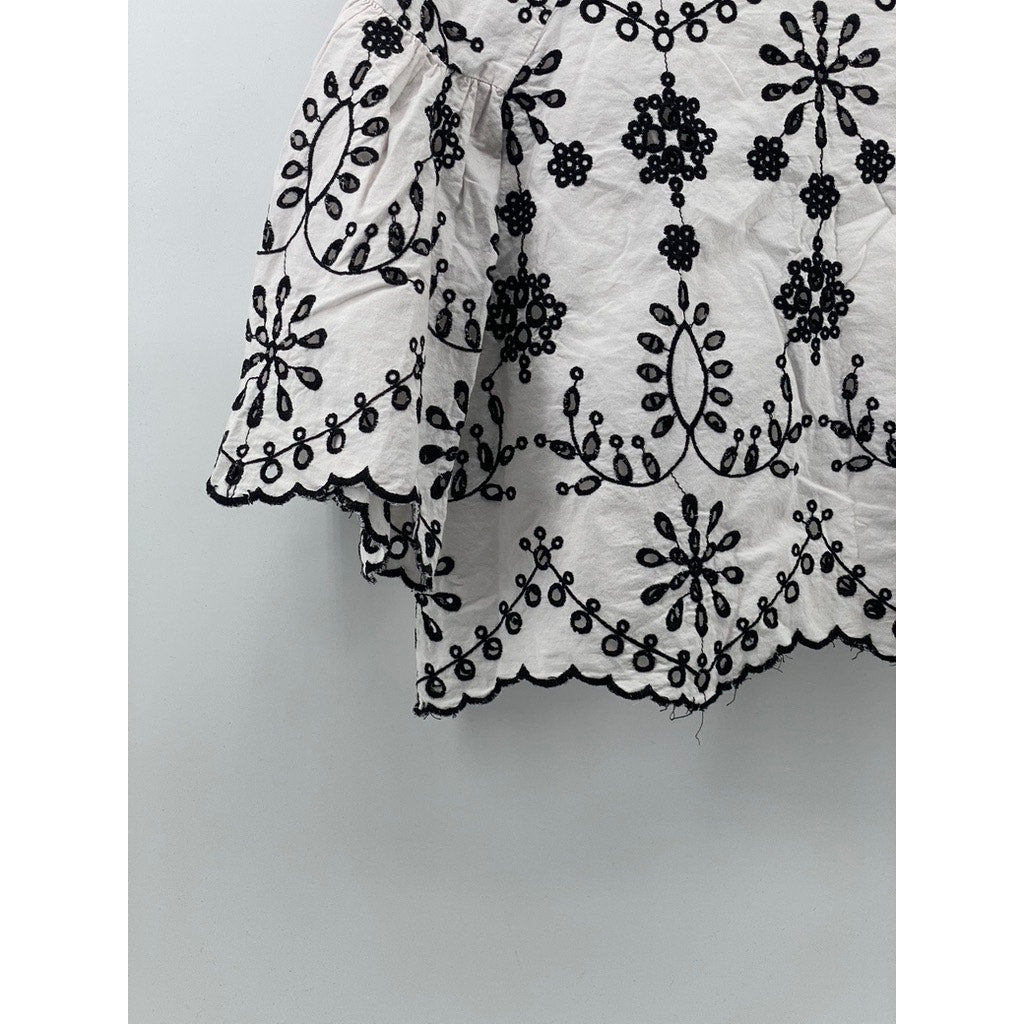 ZARA TRAFALUC Women's White-Black Embroidered Floral Short Sleeve Top SZ M