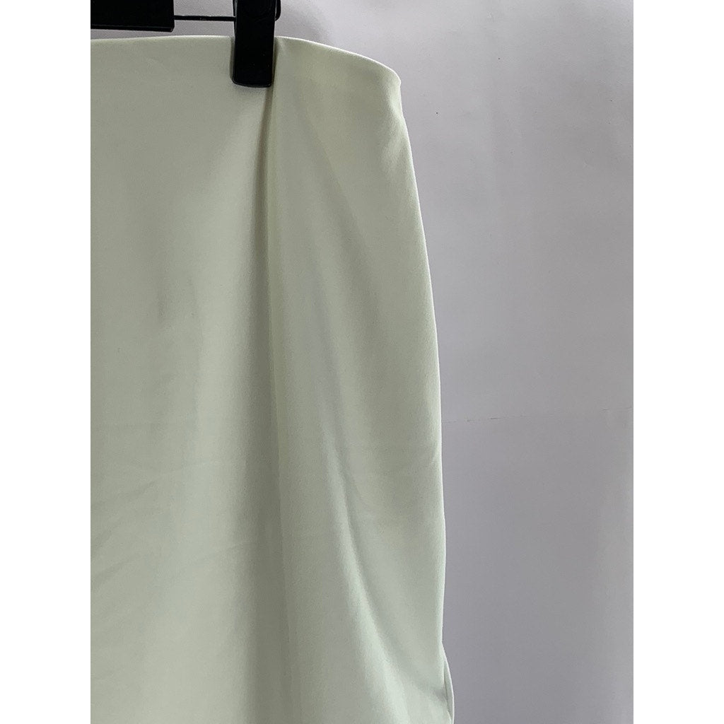 Gap Women's Optic White GapFit Breathable Compression Pull-On Exercise Skort SZL