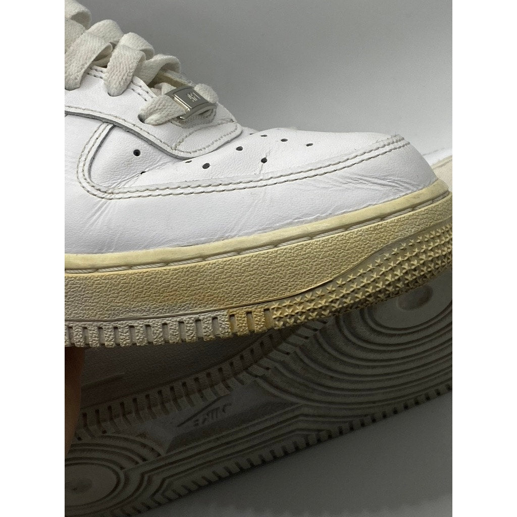 NIKE Men's White Air Force 1 '07 Low Top Lace-Up Basketball Shoes SZ 9.5
