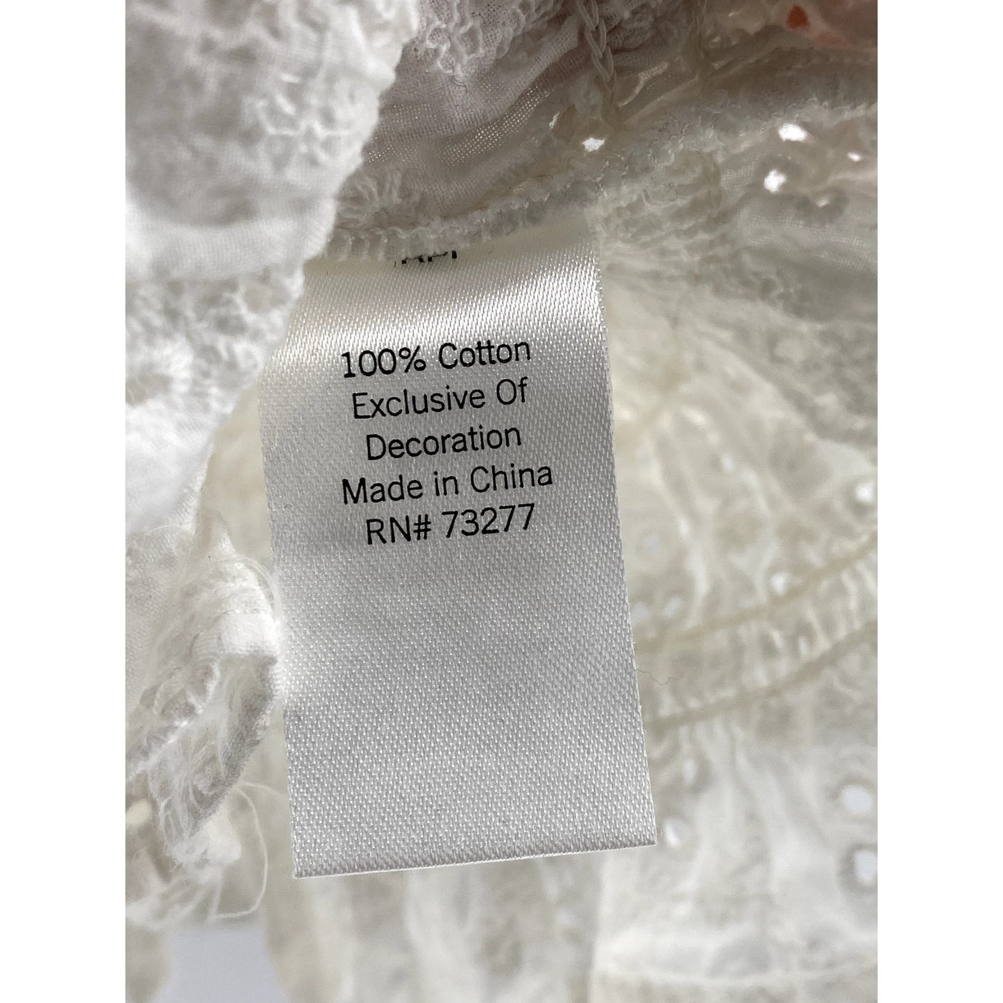 SO Women's White Floral Eyelet Smocked Crewneck Long Sleeve Cropped Top SZ XS