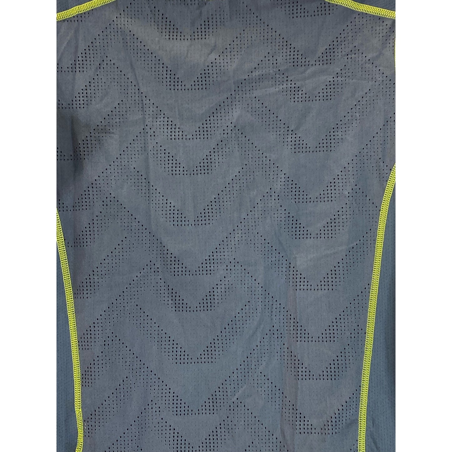 UNDER ARMOUR Men's Gray Perforated Fitted Crewneck Short Sleeve T-Shirt SZ S