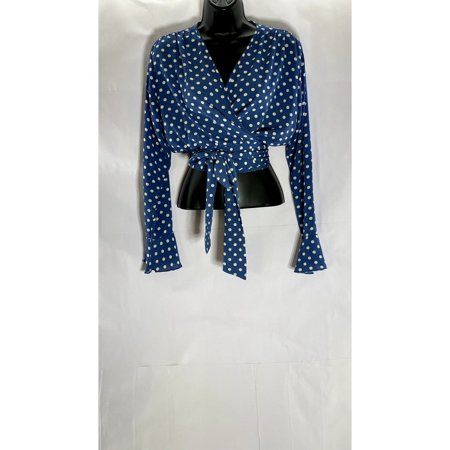 FIVESEVENTYFIVE Women's Blue/White Polka Dot Long Bell Sleeve Wrap Top SZ S