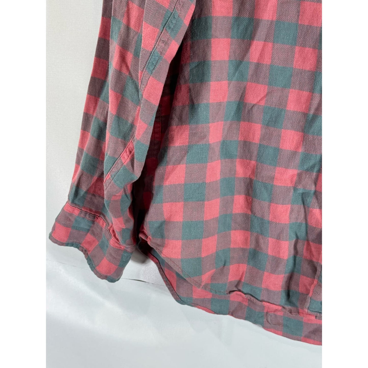 TAILORED BY J. CREW Men's Salmon Pink/Gray Plaid Button-Up Long Sleeve Shirt SZM
