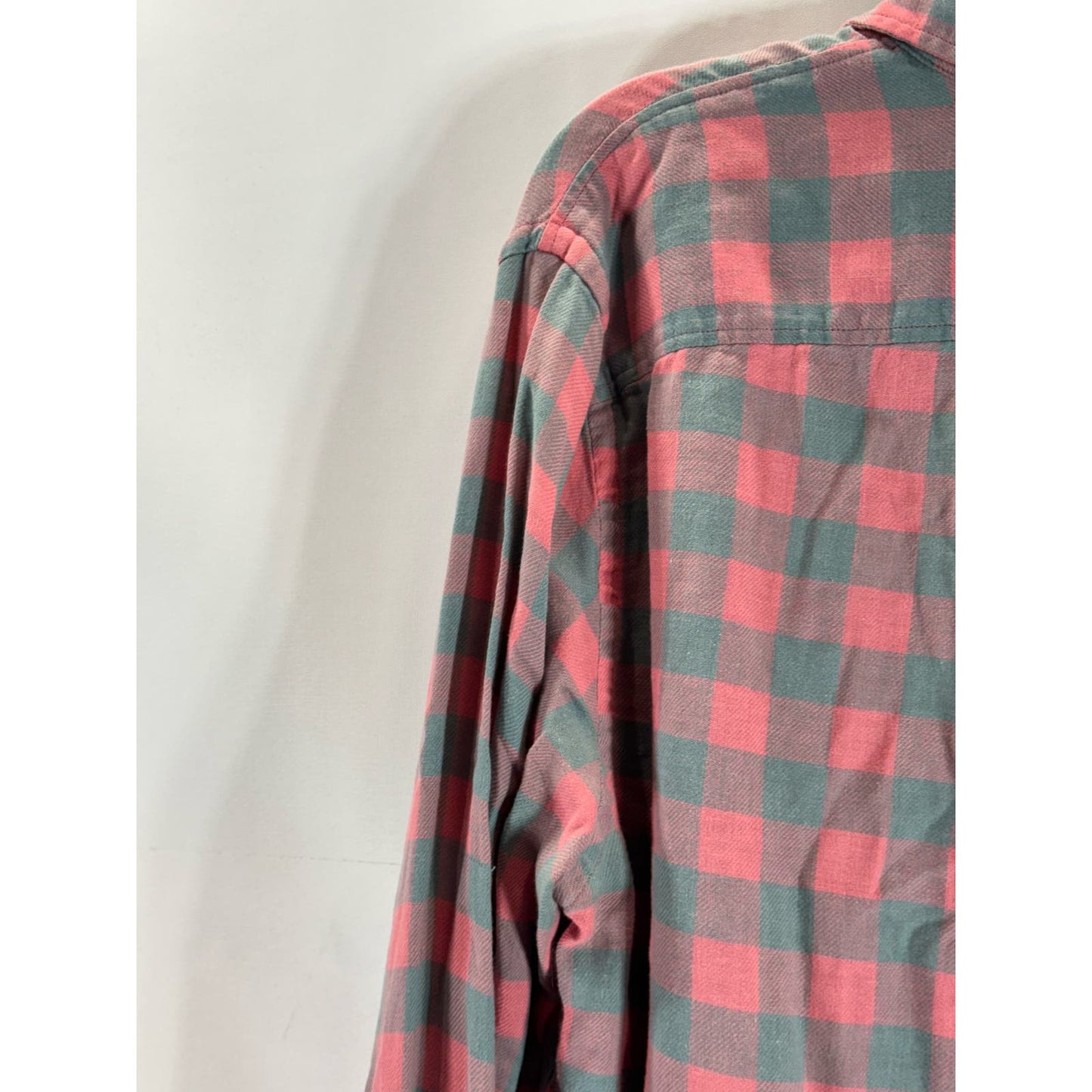 TAILORED BY J. CREW Men's Salmon Pink/Gray Plaid Button-Up Long Sleeve Shirt SZM