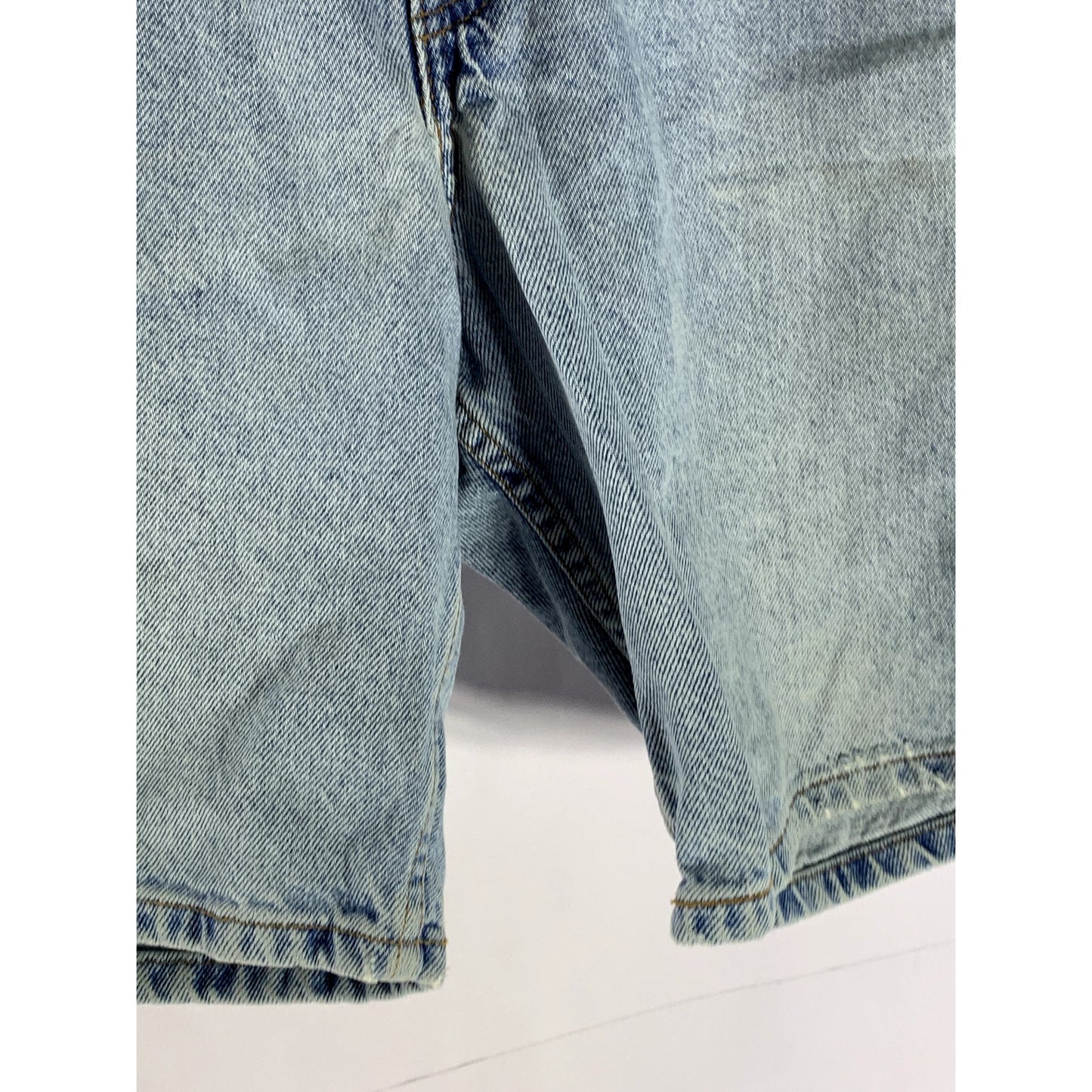 LEVI'S Men's Vintage Light Blue Denim 550 Relaxed-Fit Five-Pocket Shorts SZ 34