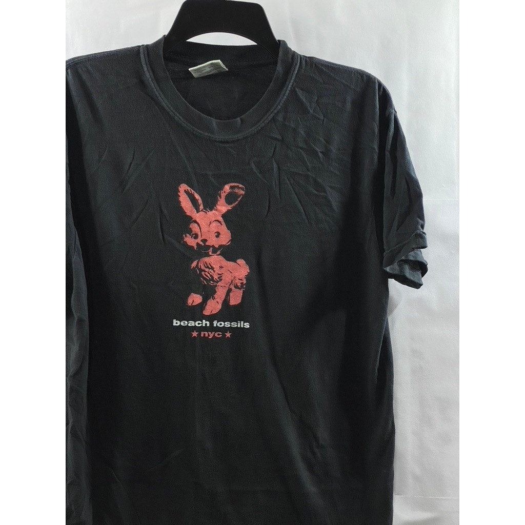COMFORT COLORS Men's Black Beach Fossils Graphic Crewneck T-Shirt SZ M