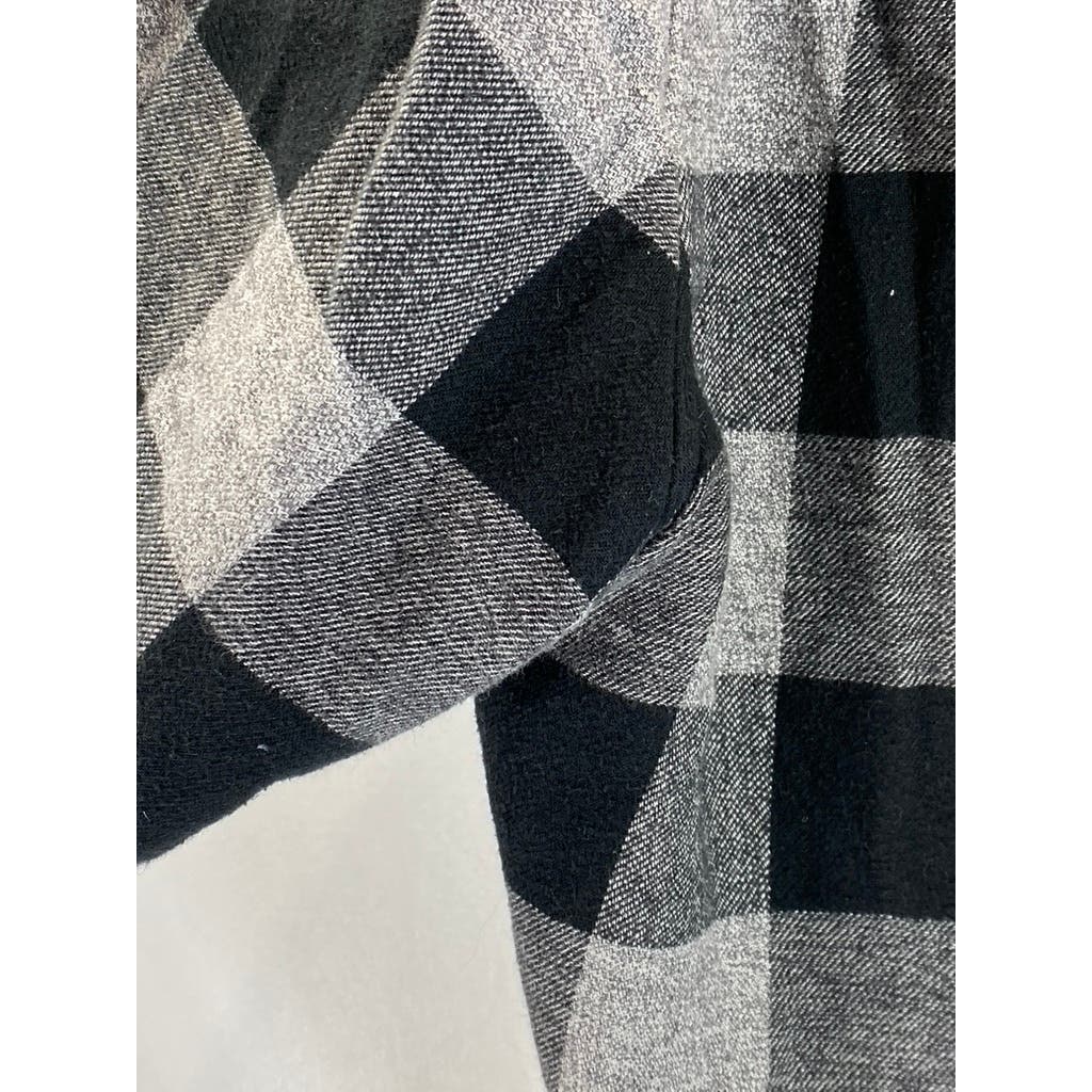 AMERICAN EAGLE OUTFITTERS Men's Grey/Black Plaid Classic-Fit Button-Up Shirt SZL