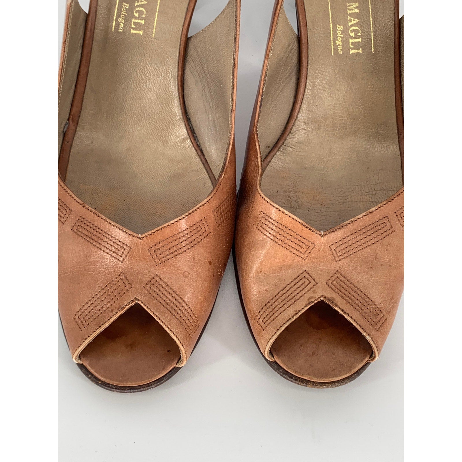 BRUNO MAGLI Women's Vintage Brown Leather AA Peep-Toe Slingback Pumps SZ 9