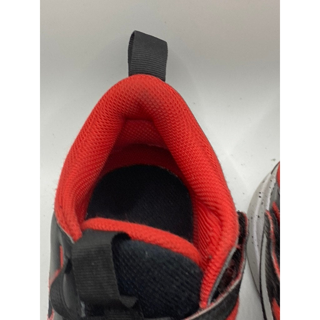 NIKE Kid's Black-Red Grade School Team Hustle Lace-Up D11 Sneakers SZ 4Y