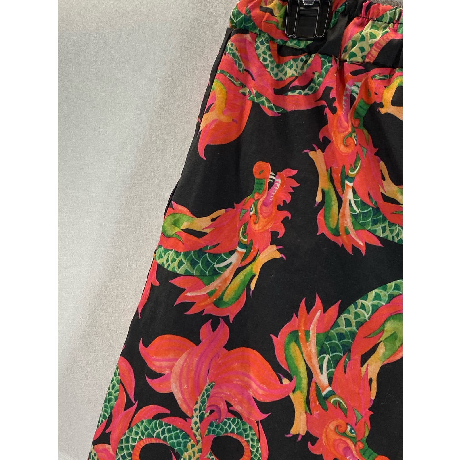 BOOHOO MAN Men's Red/Black Dragon Print Drawstring Pull-On Shorts SZ L