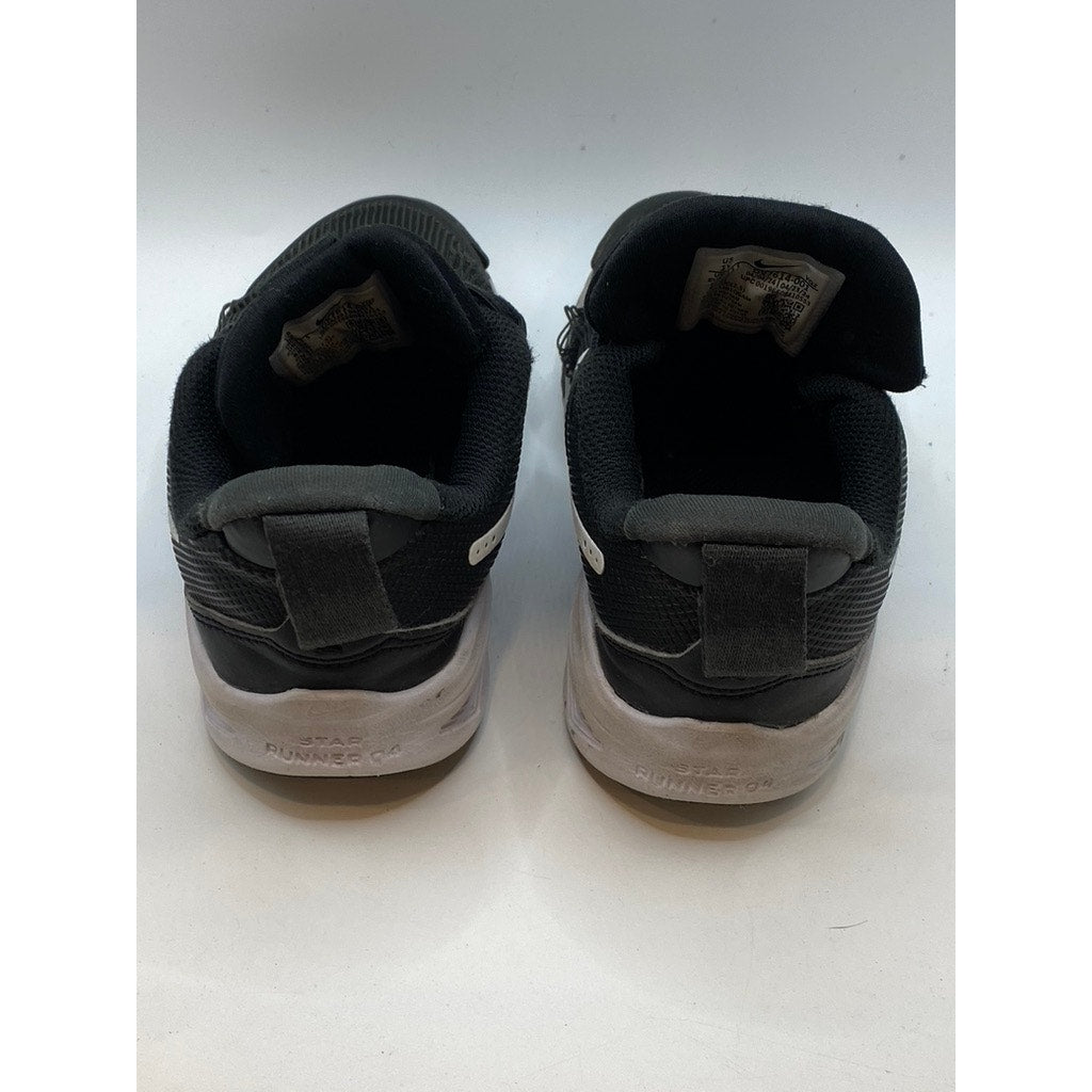 NIKE Kids' Unisex Black-White Star Runner 4 PS Lace-Up Running Sneakers SZ 1