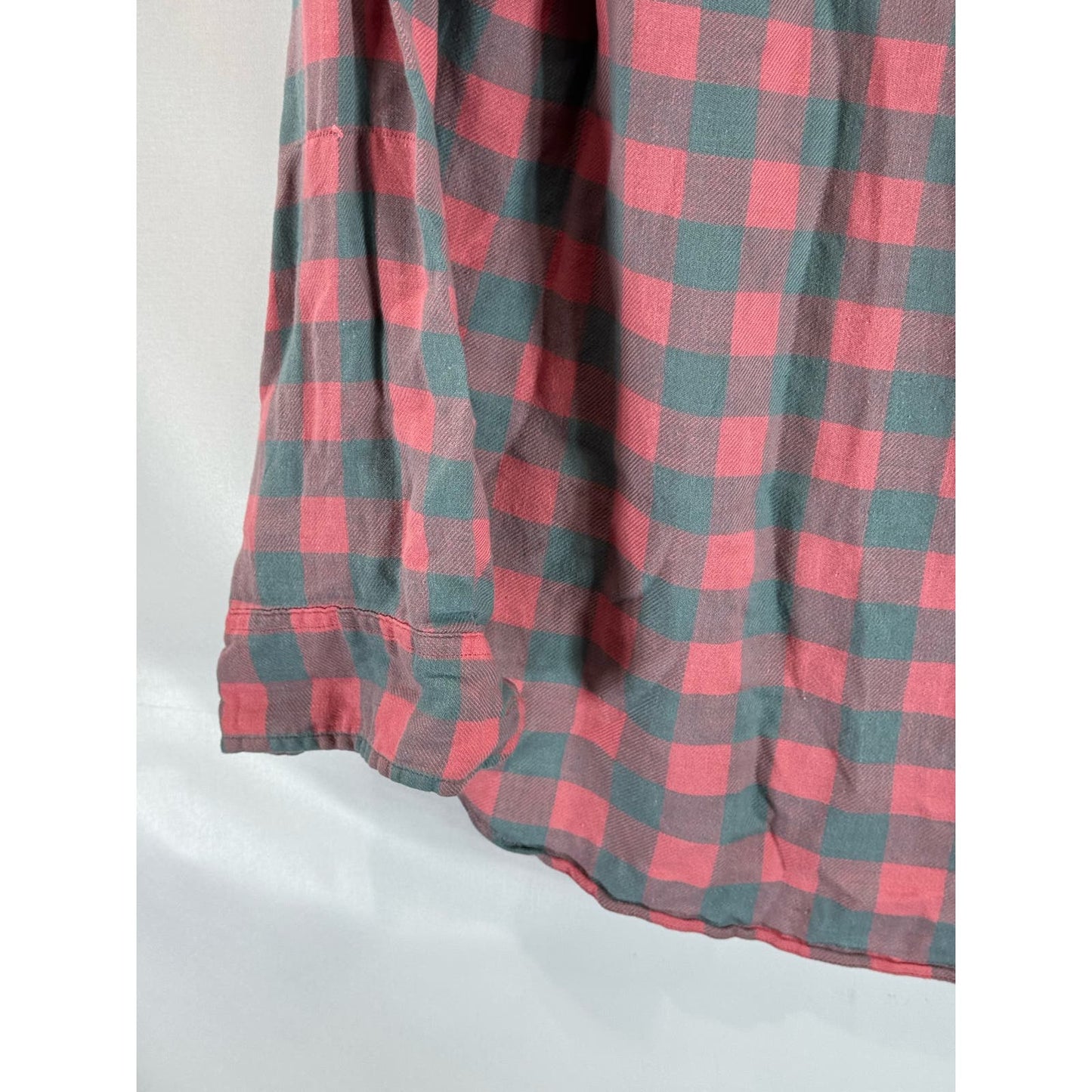 TAILORED BY J. CREW Men's Salmon Pink/Gray Plaid Button-Up Long Sleeve Shirt SZM