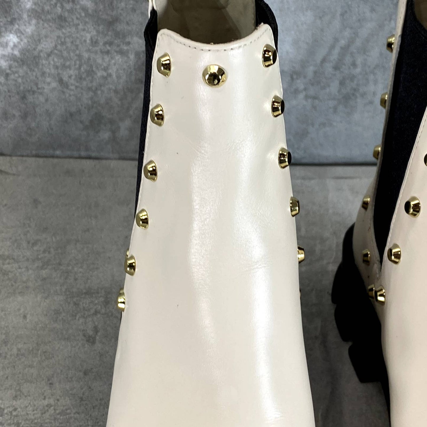 MICHAEL MICHAEL KORS Women's Lt Cream Ridley Studded Lug-Sole Pull-On Sandal SZ9