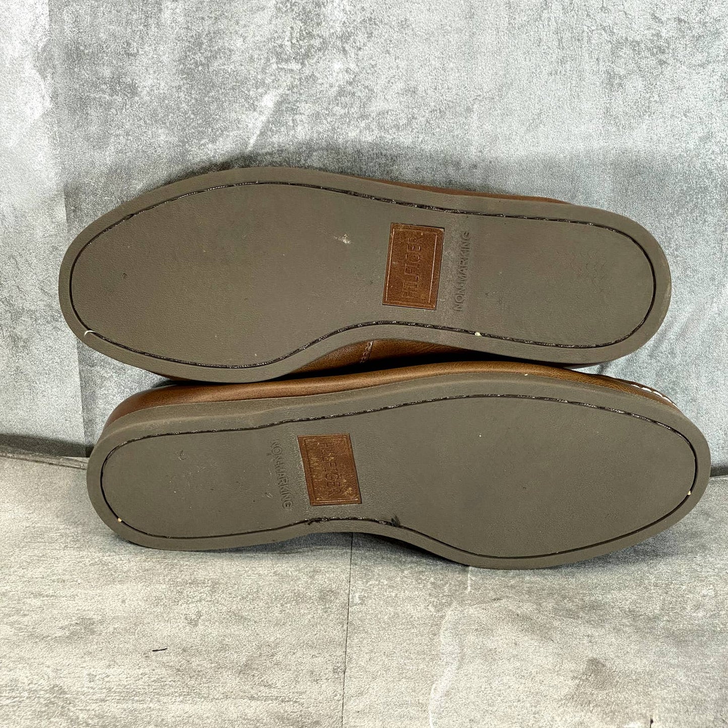 TOMMY HILFIGER Men's Tan Brazen Slip-On Moc-Toe Boat Shoe SZ 10.5