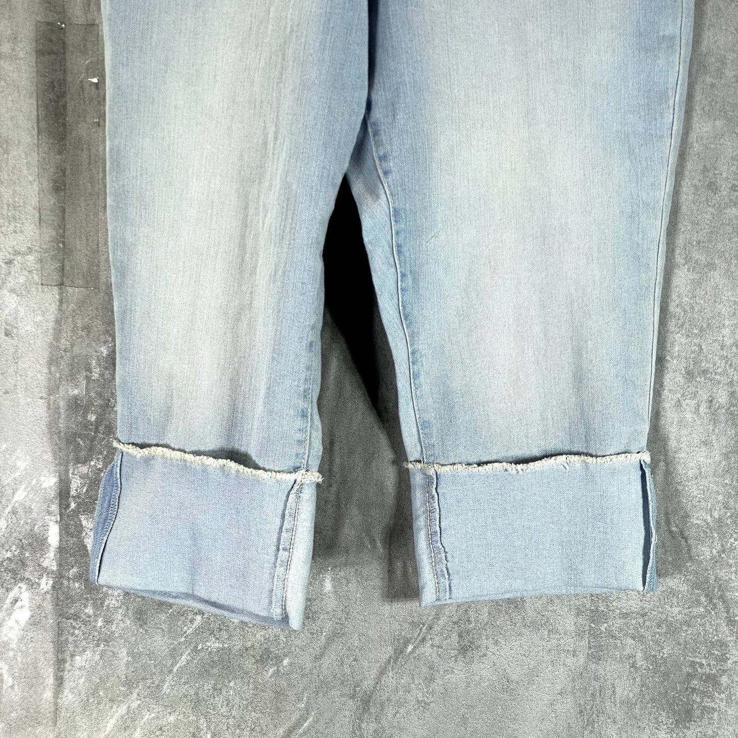 STYLE & CO Women's Petite Watch House Mid-Rise High-Cuff Capri Jeans SZ 6P