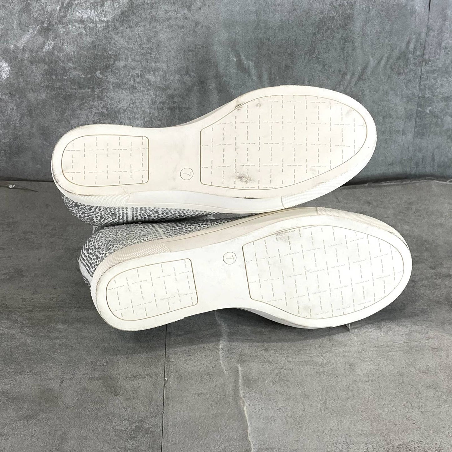 INC INTERNATIONAL Women's White Rhinestone Deena Pull-On Wedge Sneakers SZ 7