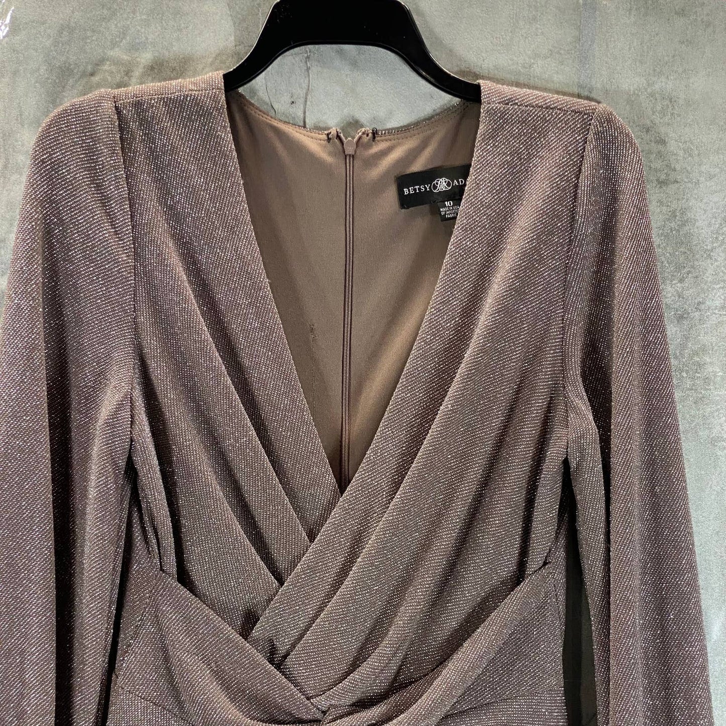 BETSY & ADAM Women's Taupe/Silver Metallic Long-Sleeve Knotted Gown SZ 10