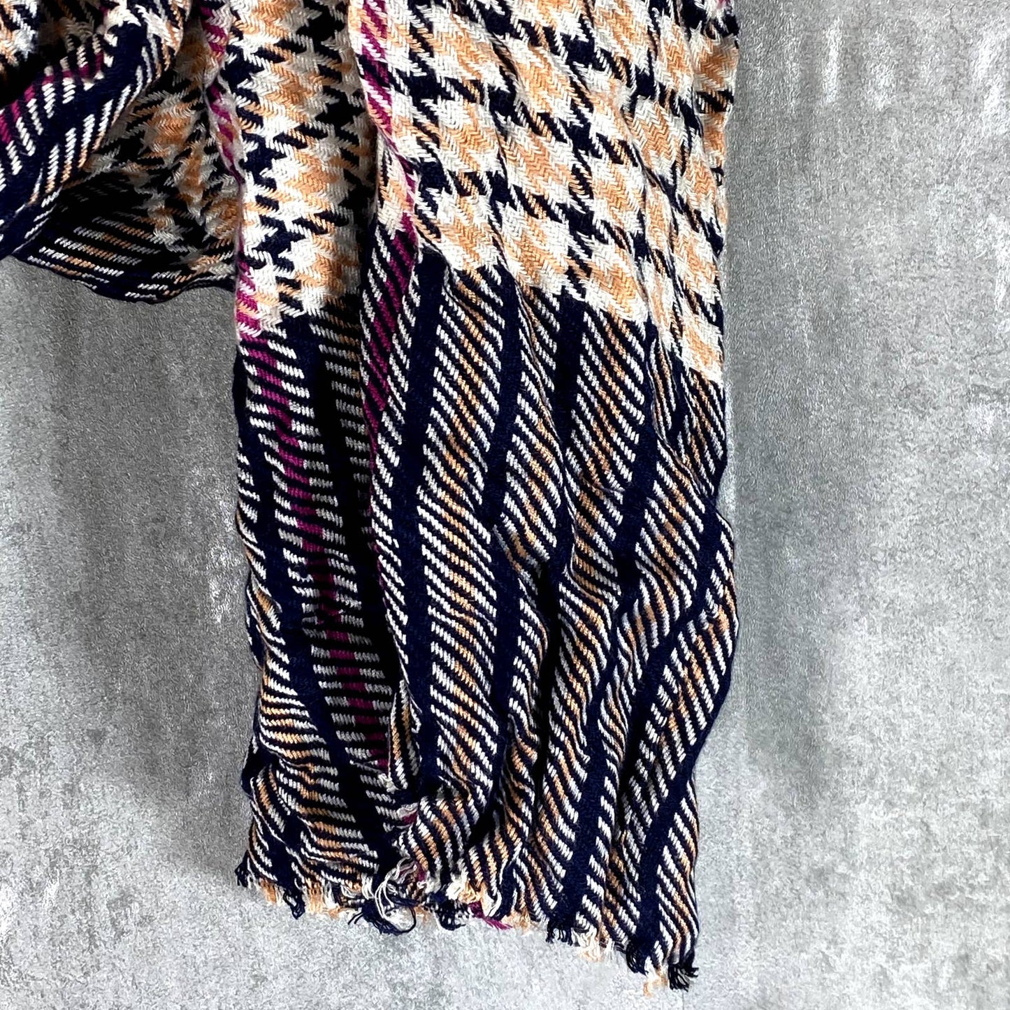INC INTERNATIONAL CONCEPTS Women's Tan Multi Houndstooth Twill Scarf SZ OS