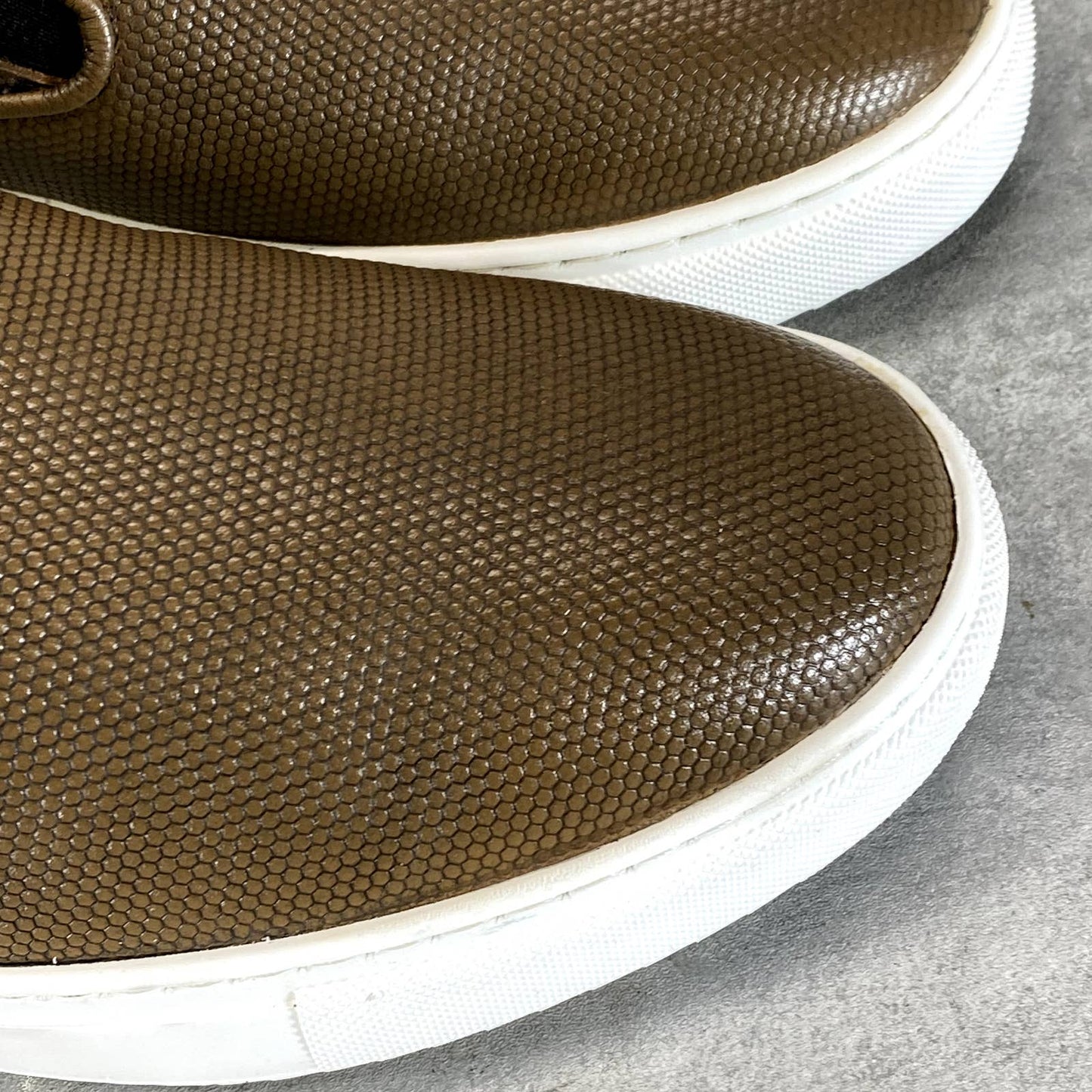 THOMAS & VINE Men's Brown Leather Conley Slip-On Sneakers SZ 10