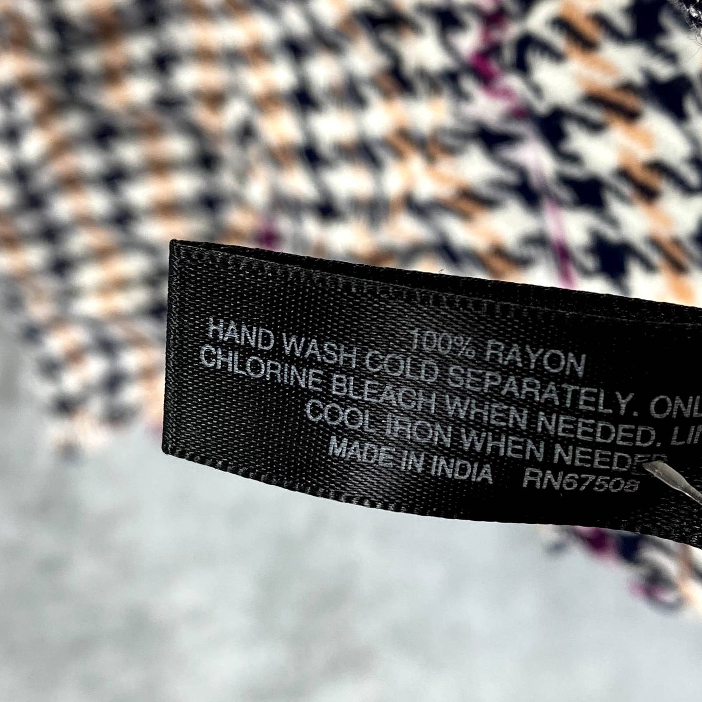 INC INTERNATIONAL CONCEPTS Women's Tan Multi Houndstooth Twill Scarf SZ OS