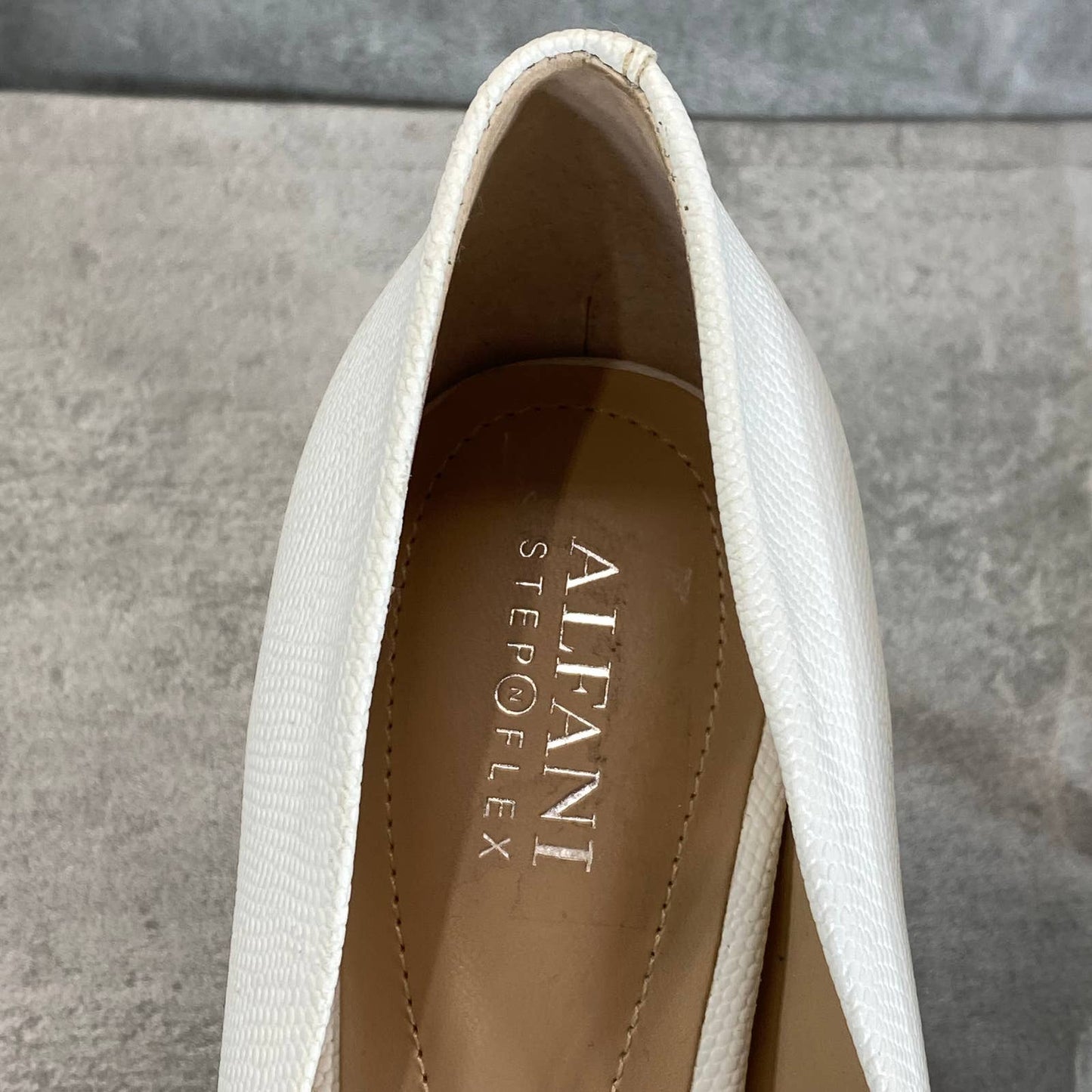 ALFANI Step N' Flex Women's White Lizard Leather Jeules Pointed-Toe Pumps SZ9.5