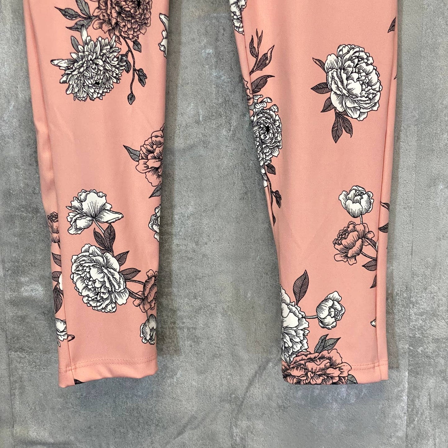 KAY UNGER Women's Pretty Peony Peach Floral Print High-Rise Capri Leggings SZ M