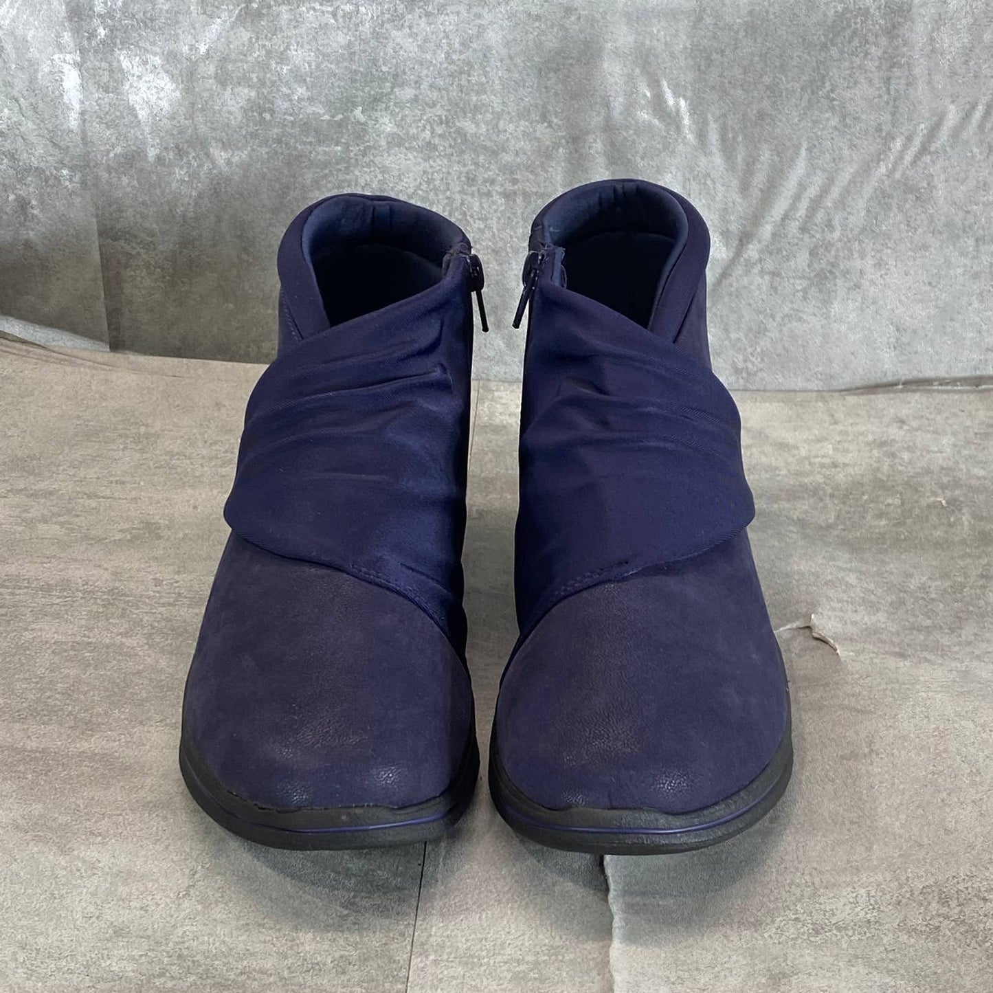CLARKS CLOUDSTEPPERS Women's Dark Navy Breeze Dusk Booties SZ 9
