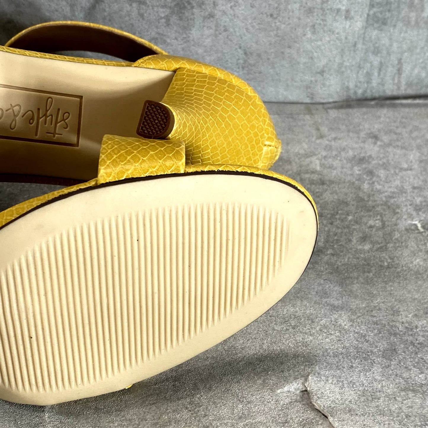 STYLE & CO Yellow Snake Embossed Paycee Open Round-Toe Two-Piece Sandals SZ 8