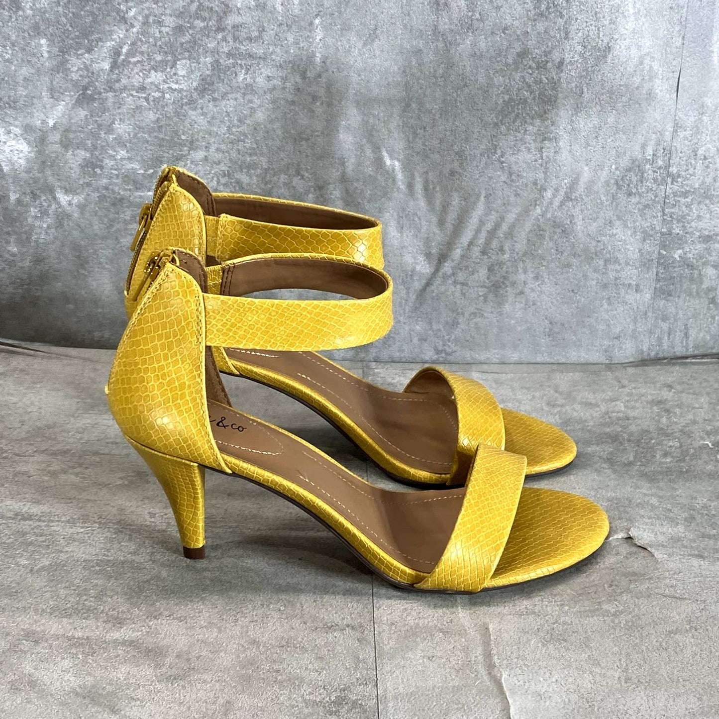 STYLE & CO Yellow Snake Embossed Paycee Open Round-Toe Two-Piece Sandals SZ 8