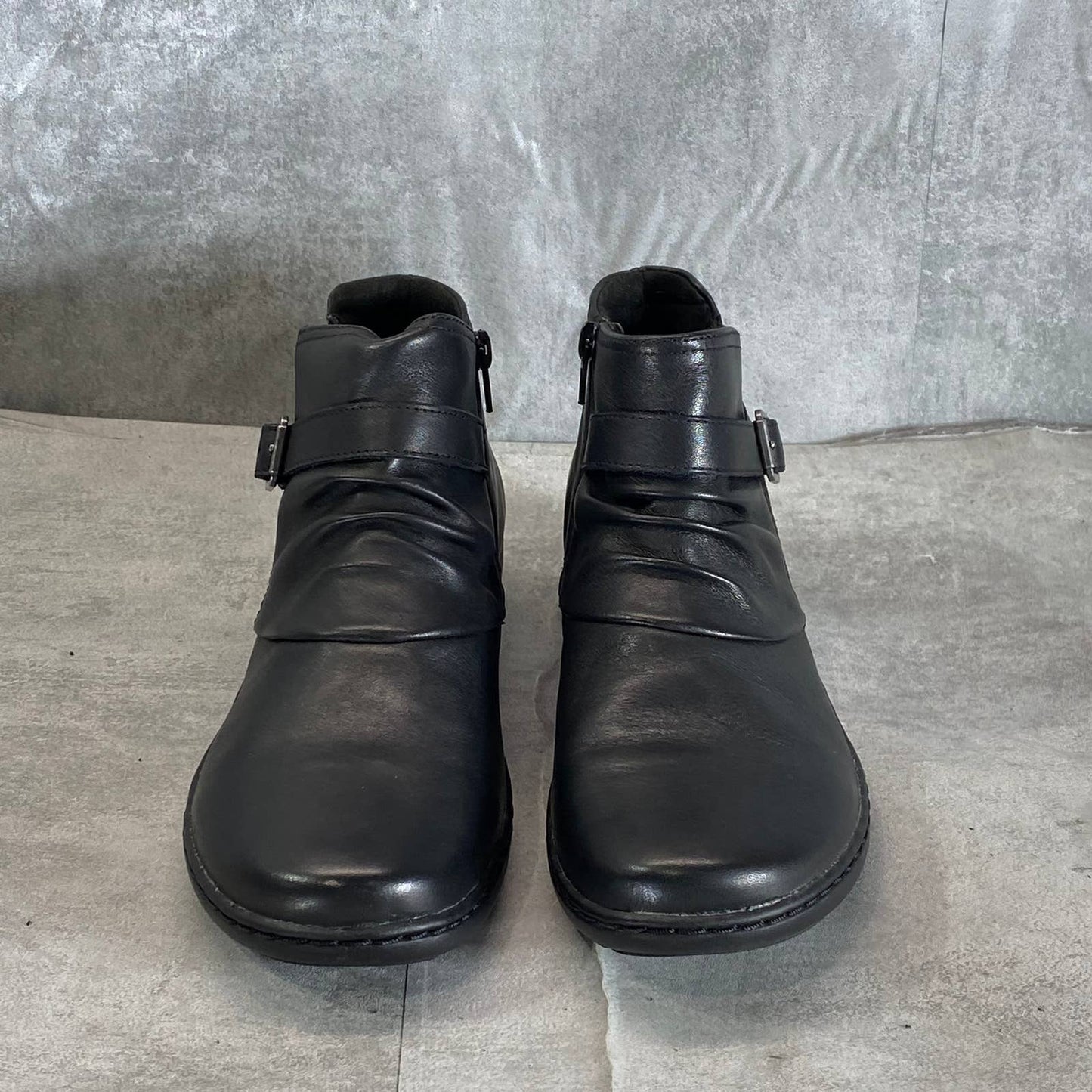 CLARKS COLLECTION Women's Black Leather Cora Ruched Ankle Boots SZ 10