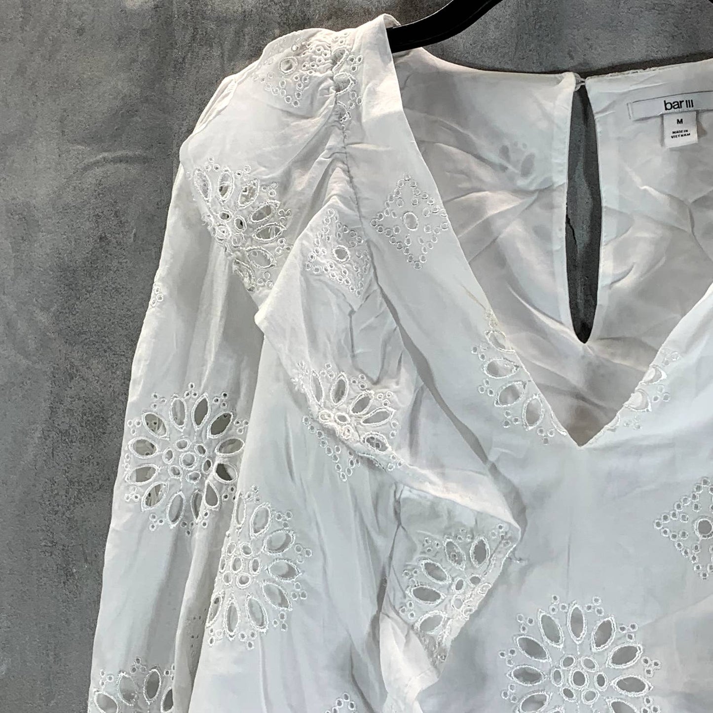 BAR III Women's White Cotton V-Neck Ruffled Eyelet Long-Sleeve Top SZ M