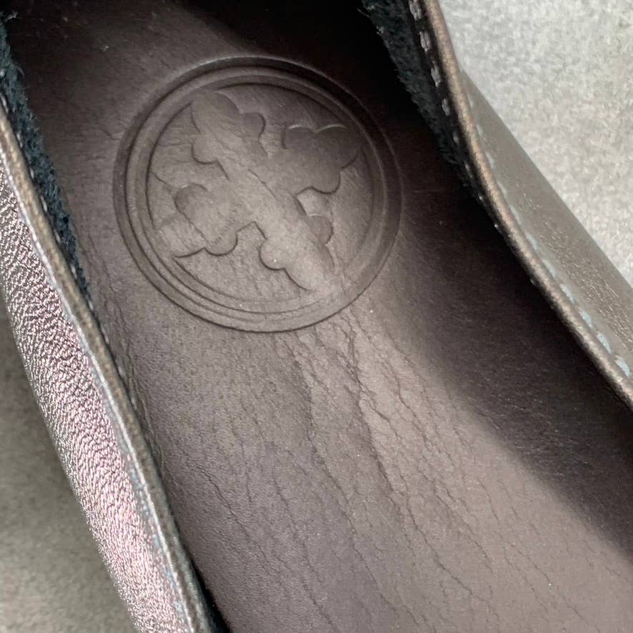 CHARLESTON SHOE CO. Women's Pewter Leather Jilly Slip-On Flats SZ 6