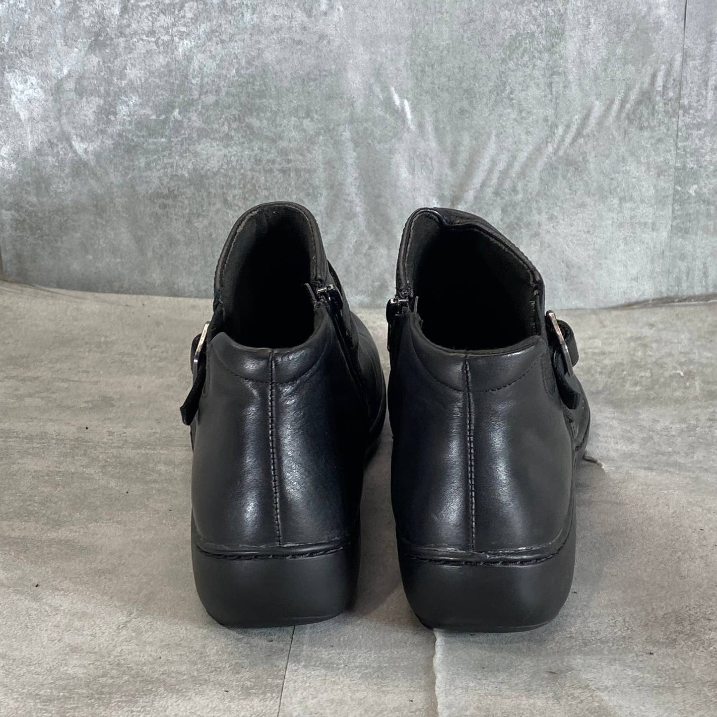 CLARKS COLLECTION Women's Black Leather Cora Ruched Ankle Boots SZ 10