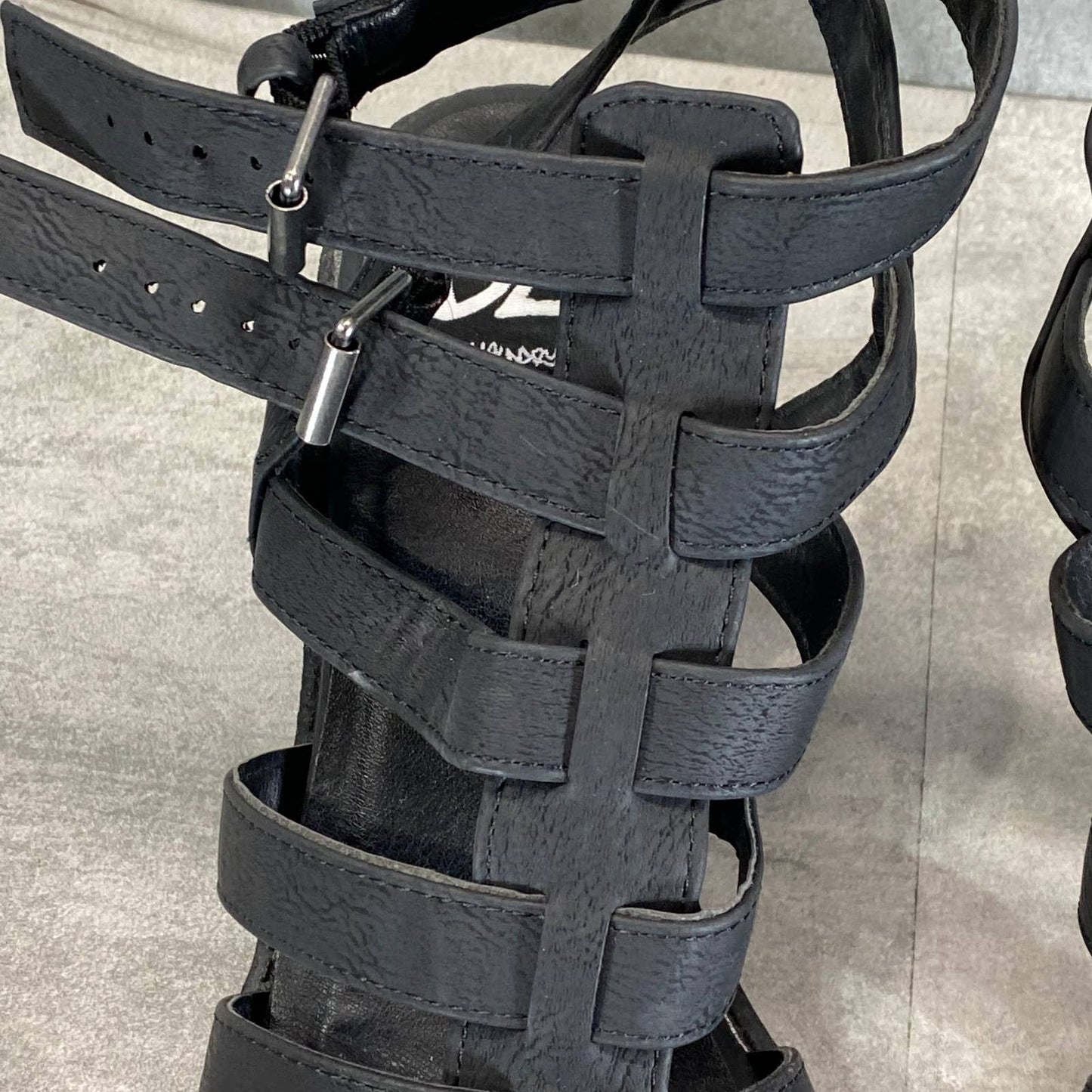 DIRTY LAUNDRY Women's Black Fun Stuff Strappy Block-Heel Sandals SZ 10