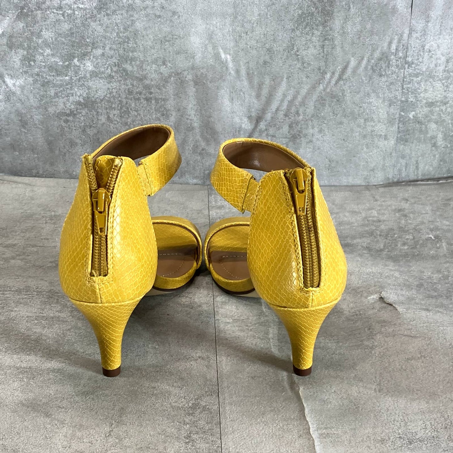 STYLE & CO Yellow Snake Embossed Paycee Open Round-Toe Two-Piece Sandals SZ 8