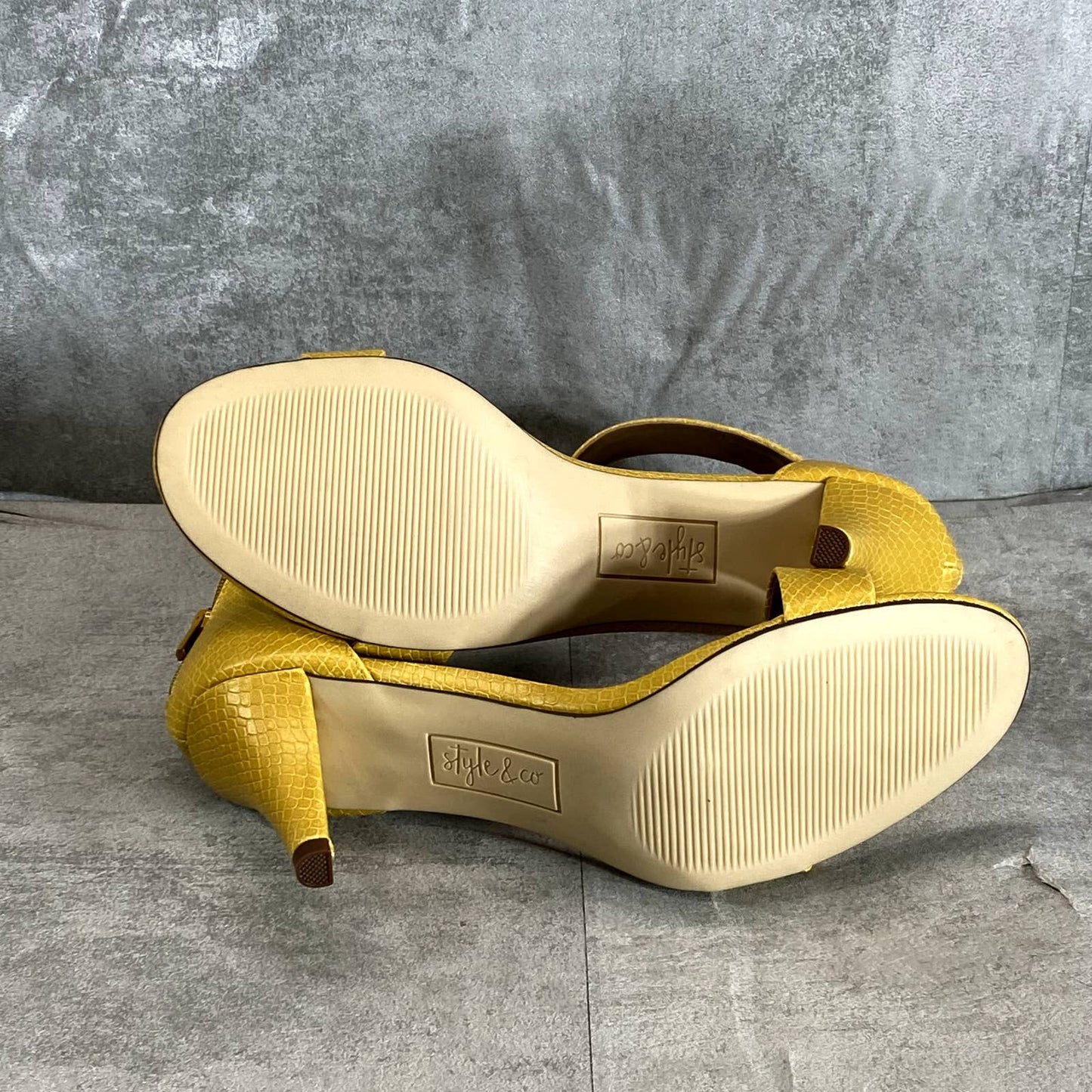 STYLE & CO Yellow Snake Embossed Paycee Open Round-Toe Two-Piece Sandals SZ 8